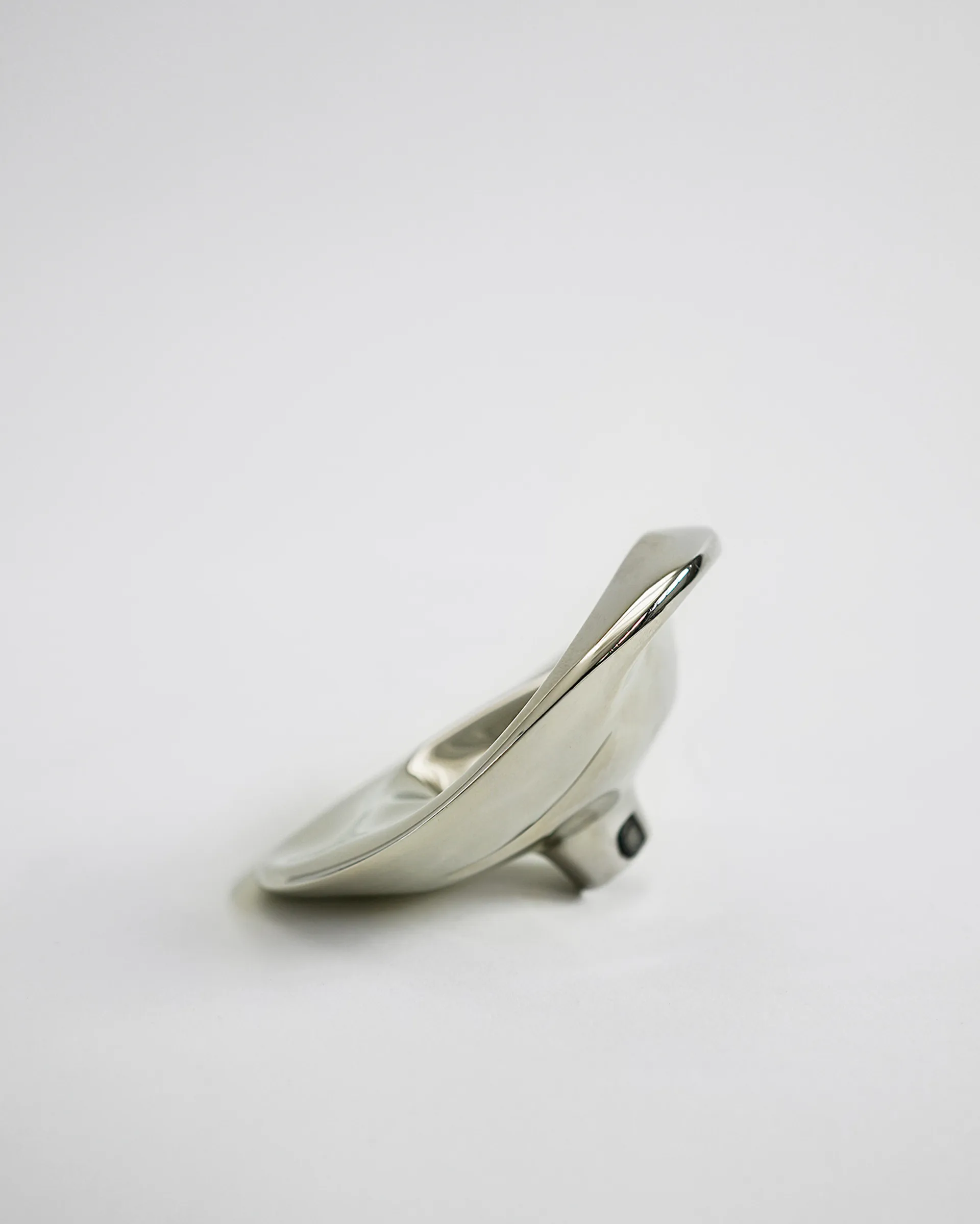 Ripple núm. 02 colgador grande, Cromo Hein Studio