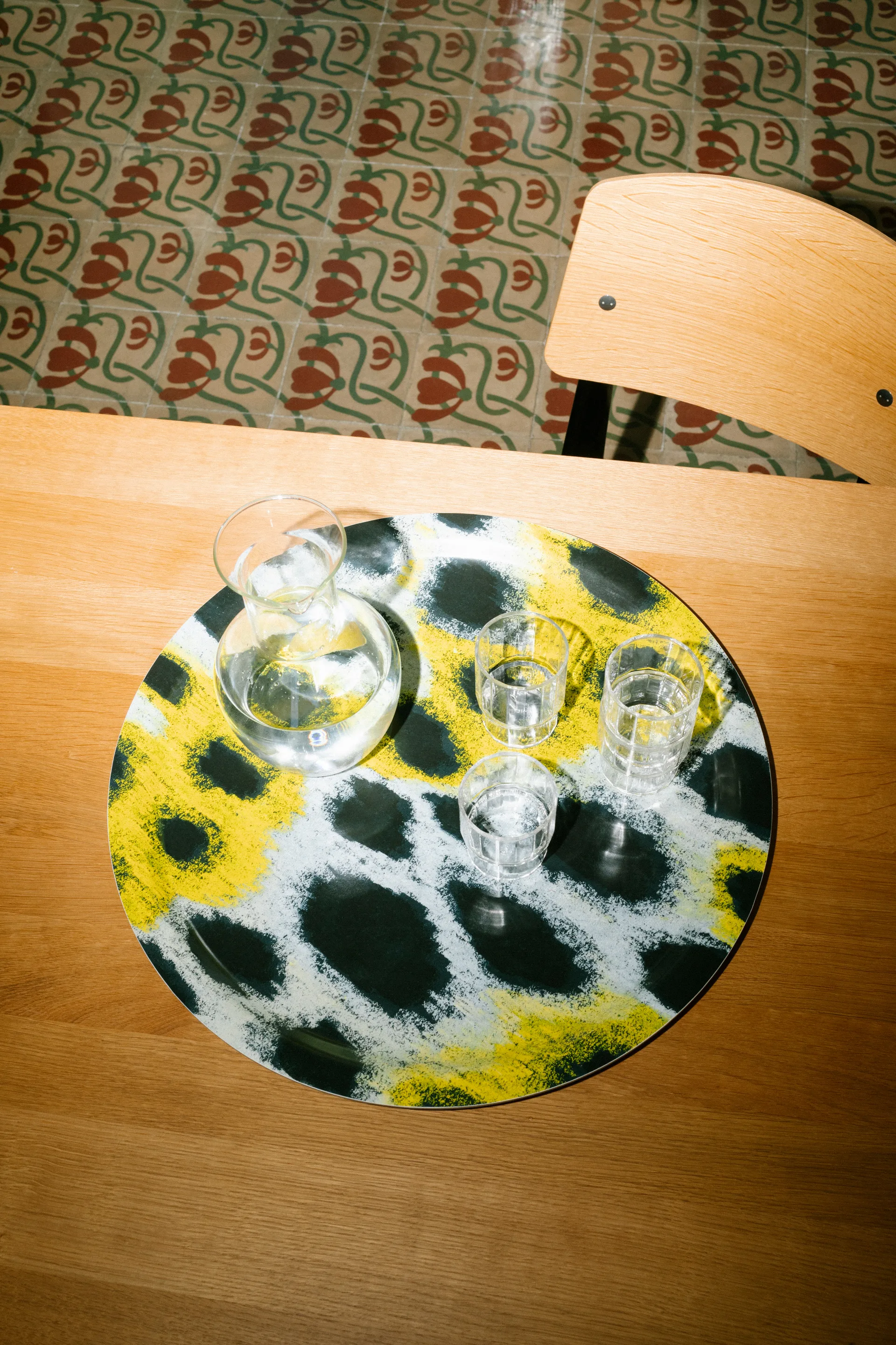 Bandeja Monster Medium Ø49 cm, White-yellow-black Hem