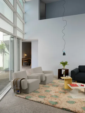 Butaca Lounge Hunk con reposabrazos - Swan - Hem