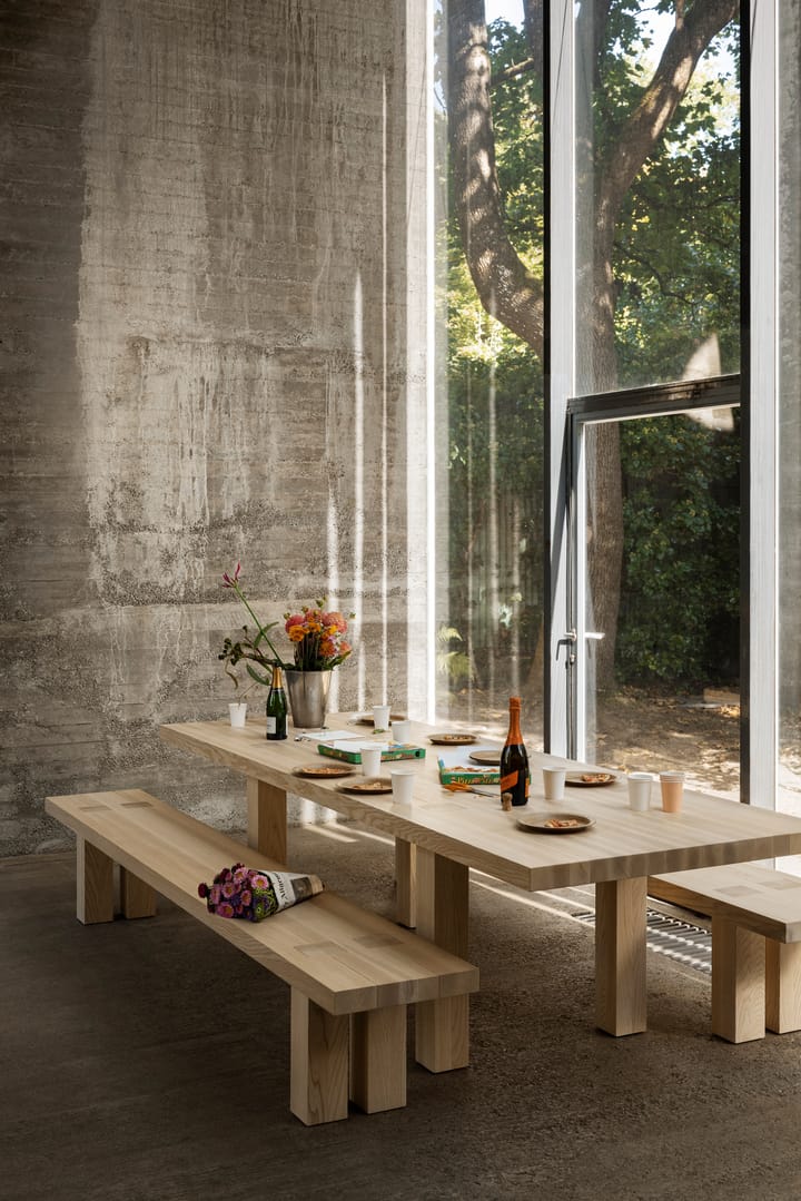 Mesa de comedor Max con bancos 250 cm, Fresno Hem