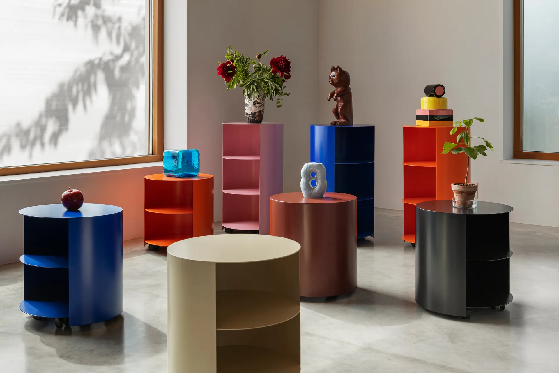 Piedestal Hide Ø38x68 cm, Red brown textured Hem