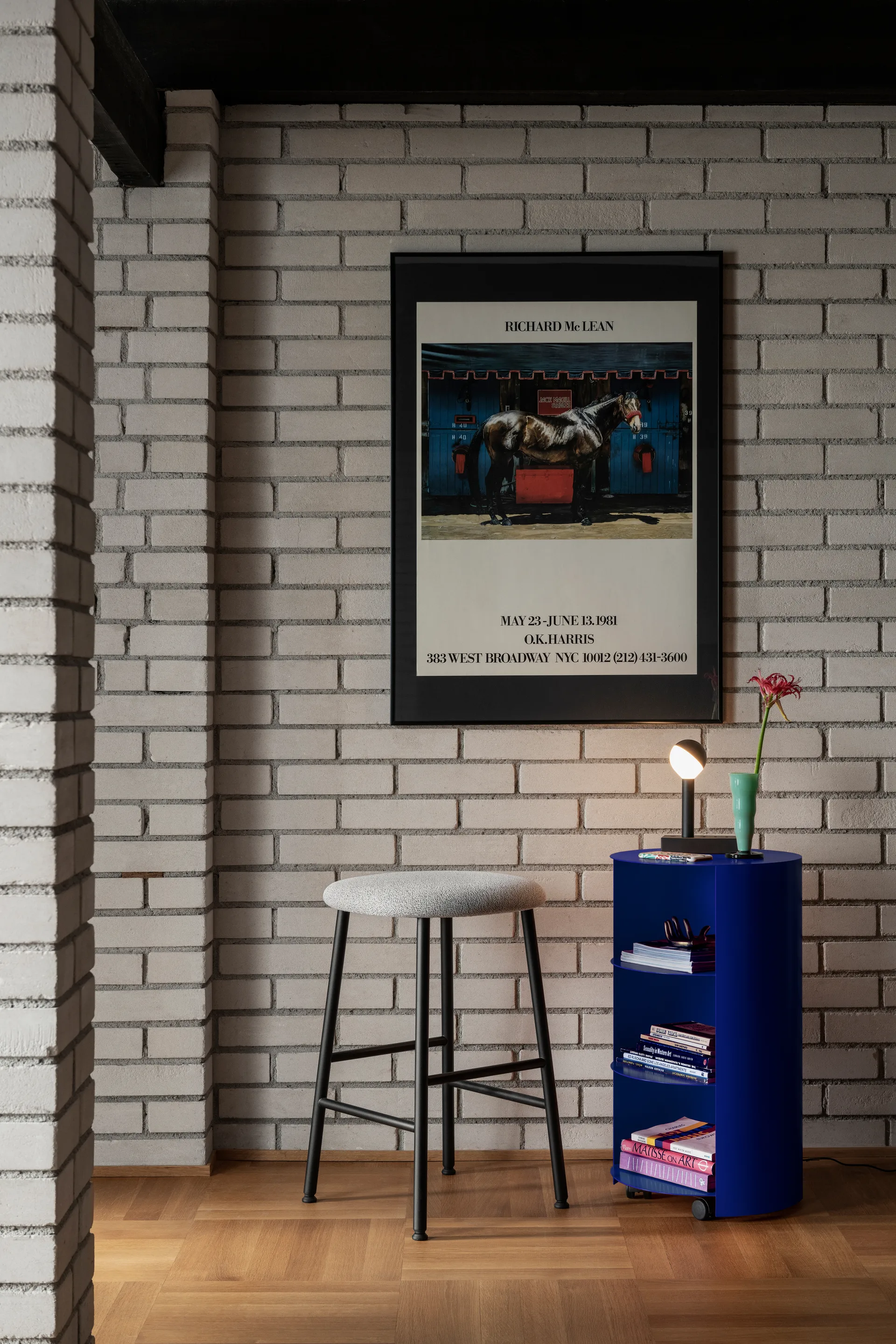 Piedestal Hide Ø38x68 cm, Ultramarine blue textured Hem