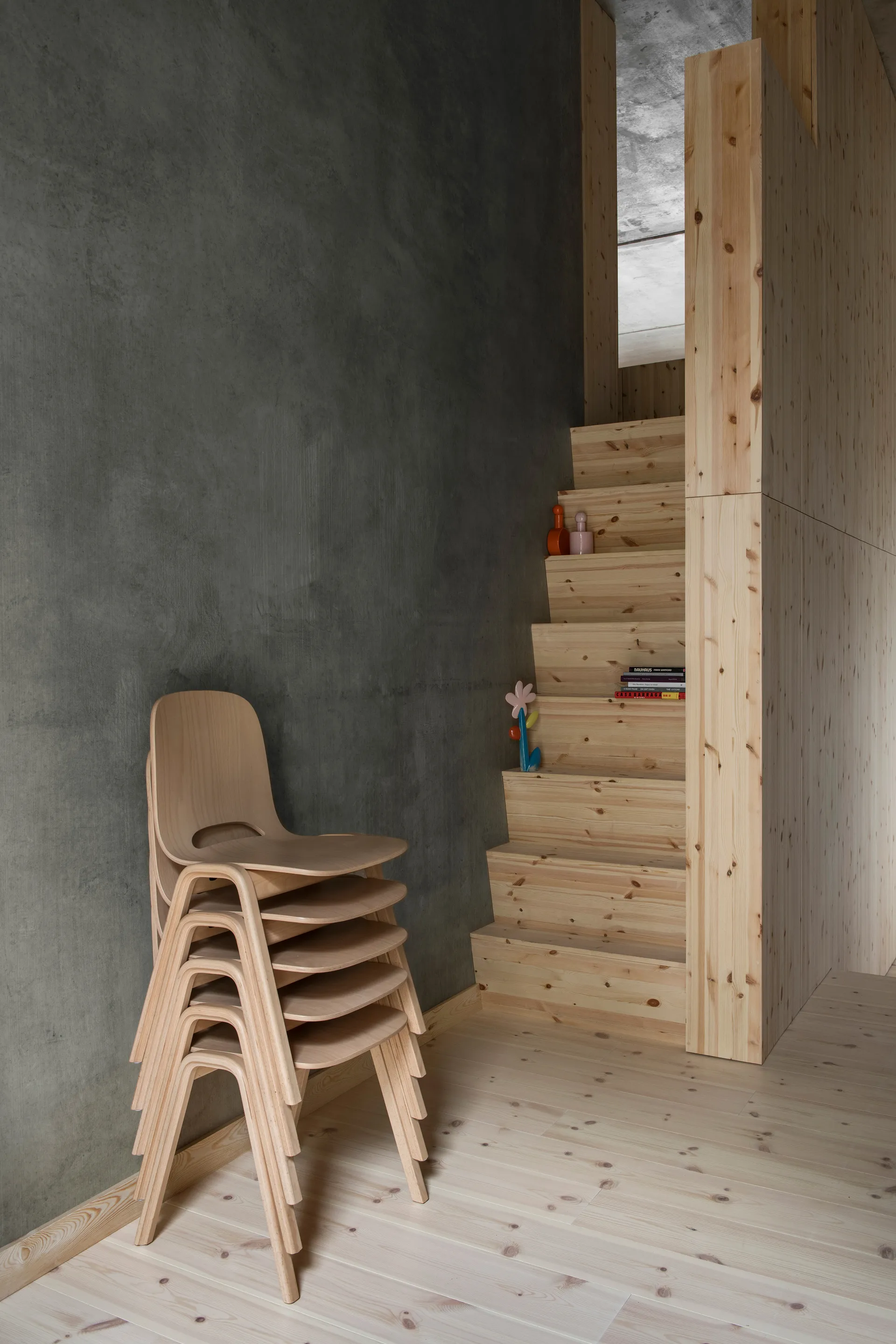 Silla Touchwood, Haya Hem