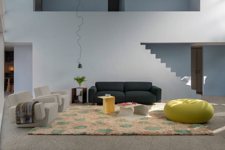 Sillón lounge Hunk con reposabrazos, Swan Hem