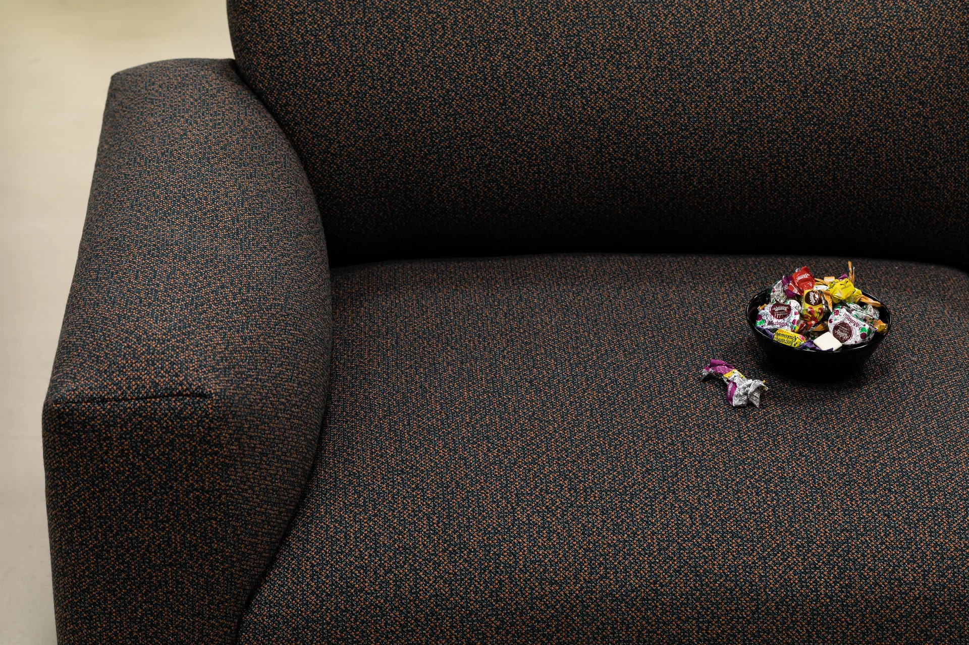 Sofá de 2 plazas Koti 200 cm, Sawdust Hem