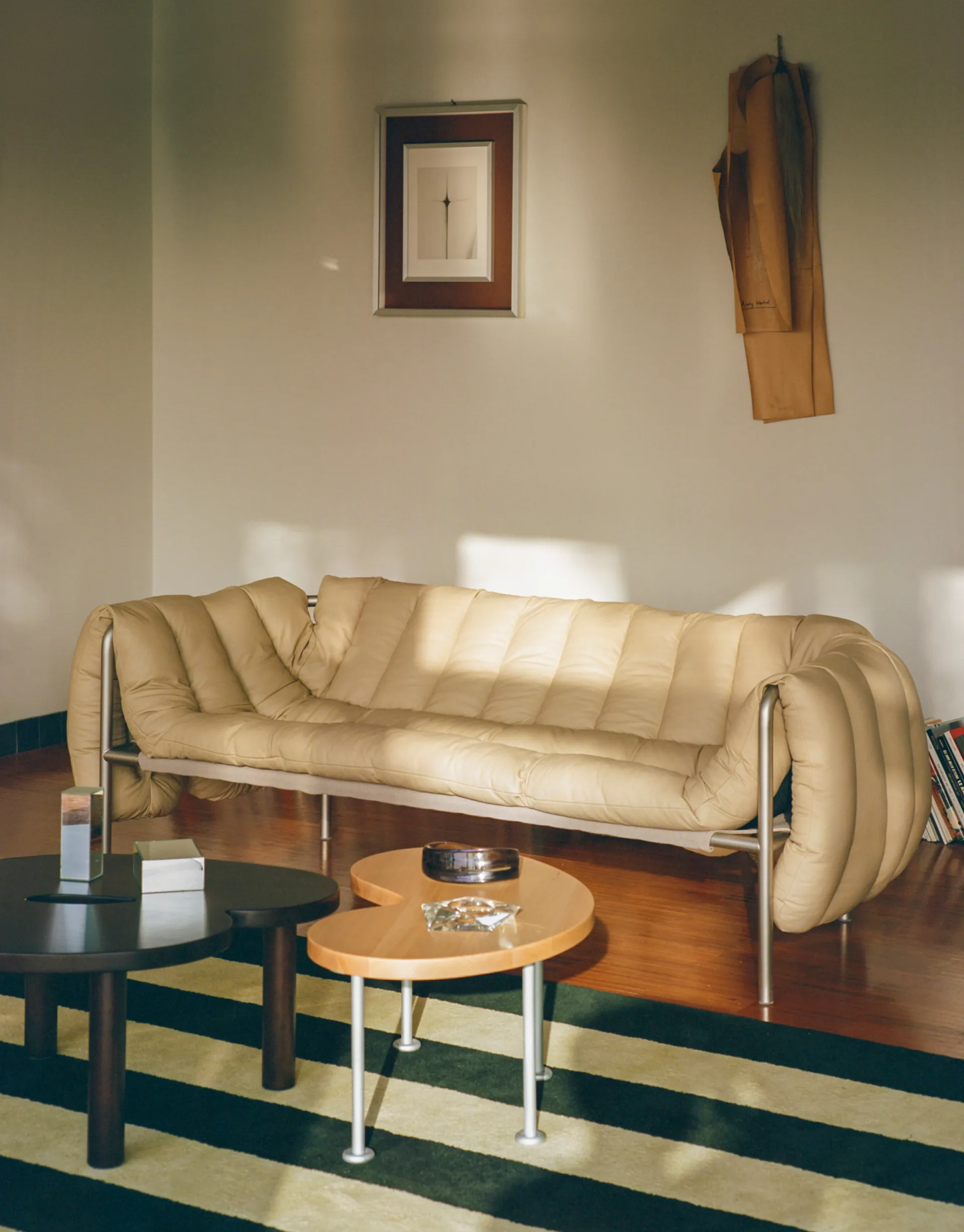 Sofá de 2,5 plazas Puffy 205 cm, Sand leather-cream Hem