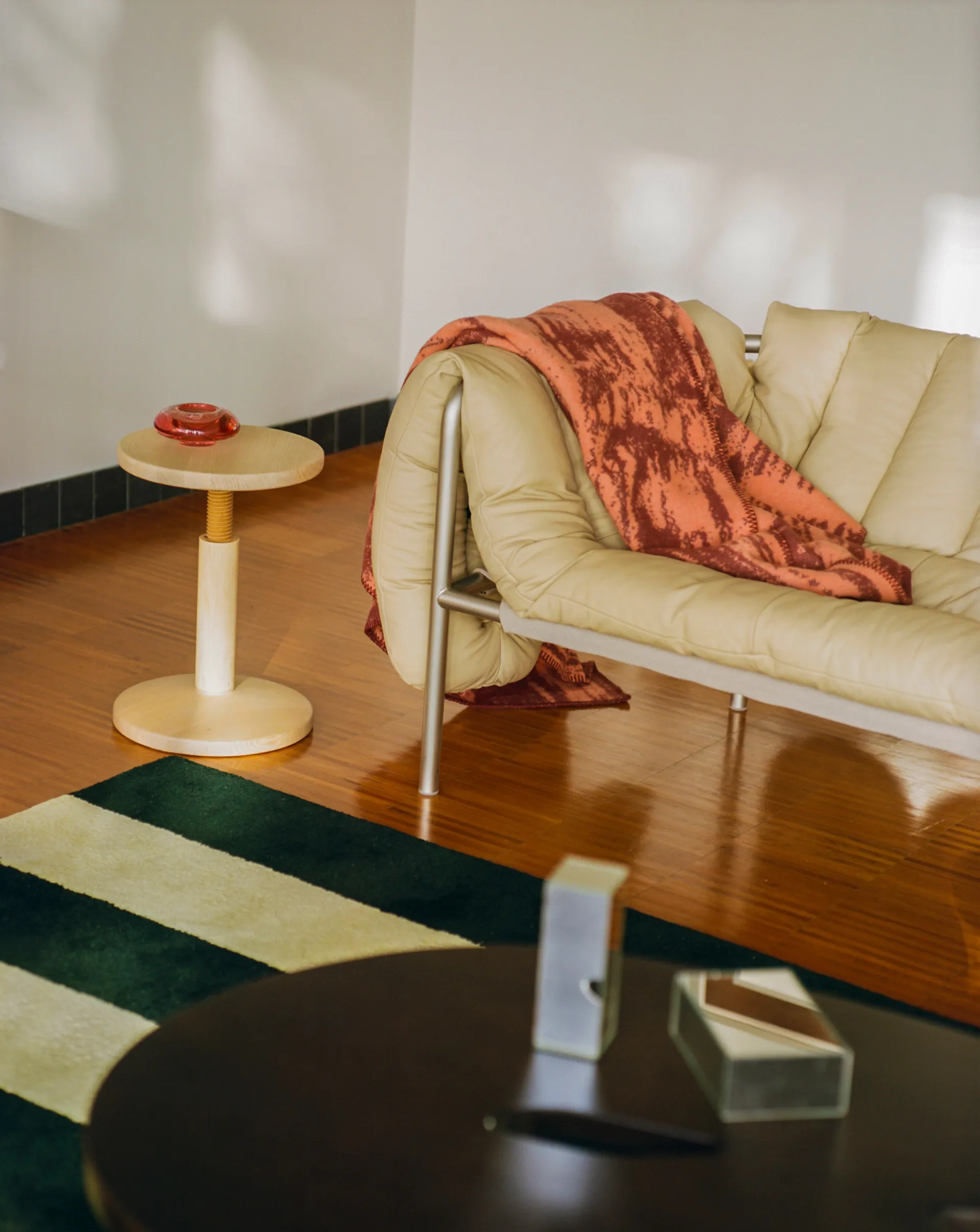 Sofá de 2,5 plazas Puffy 205 cm, Sand leather-cream Hem