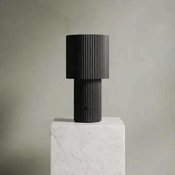 Lámpara de mesa portátil Iluma - Jet black - Herstal