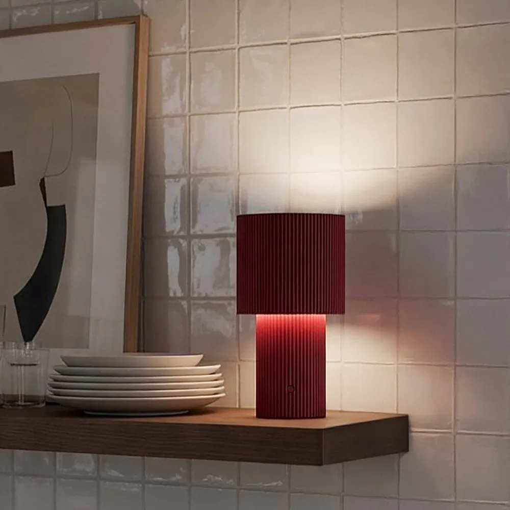 Lámpara de mesa portátil Iluma, Rojo Herstal