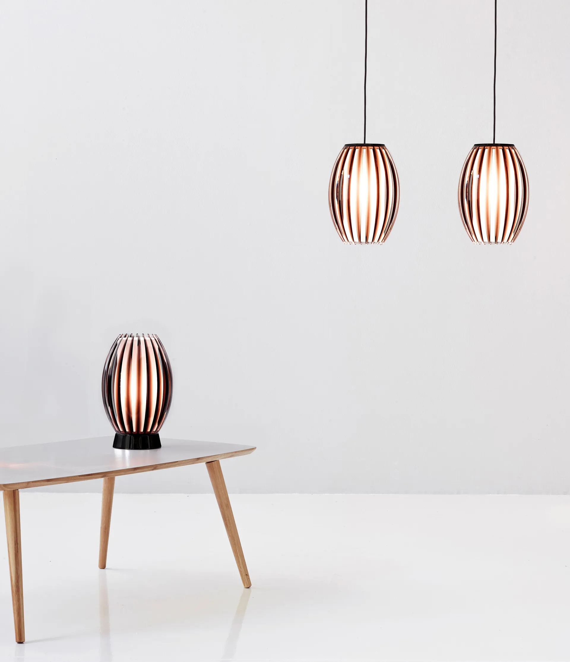 Lámpara de mesa Tentacle M 34 cm, Negro-ahumado Herstal