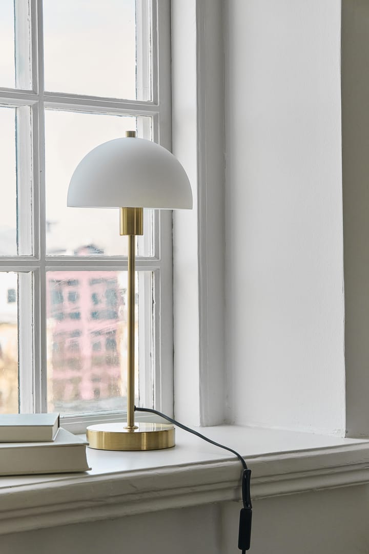 Lámpara de mesa Vienda, latón-blanco Herstal