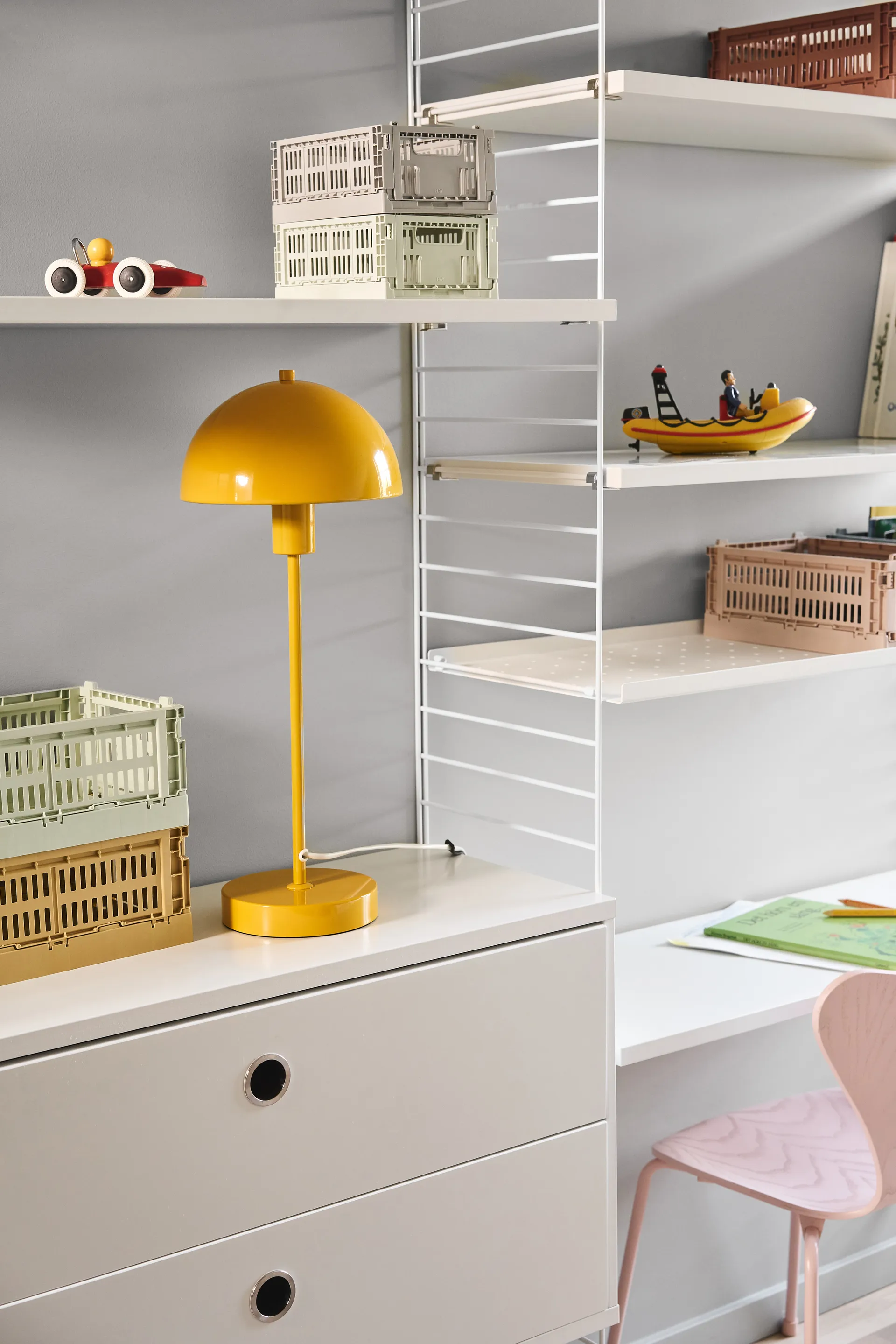 Lámpara de mesa Vienda, Mango yellow Herstal