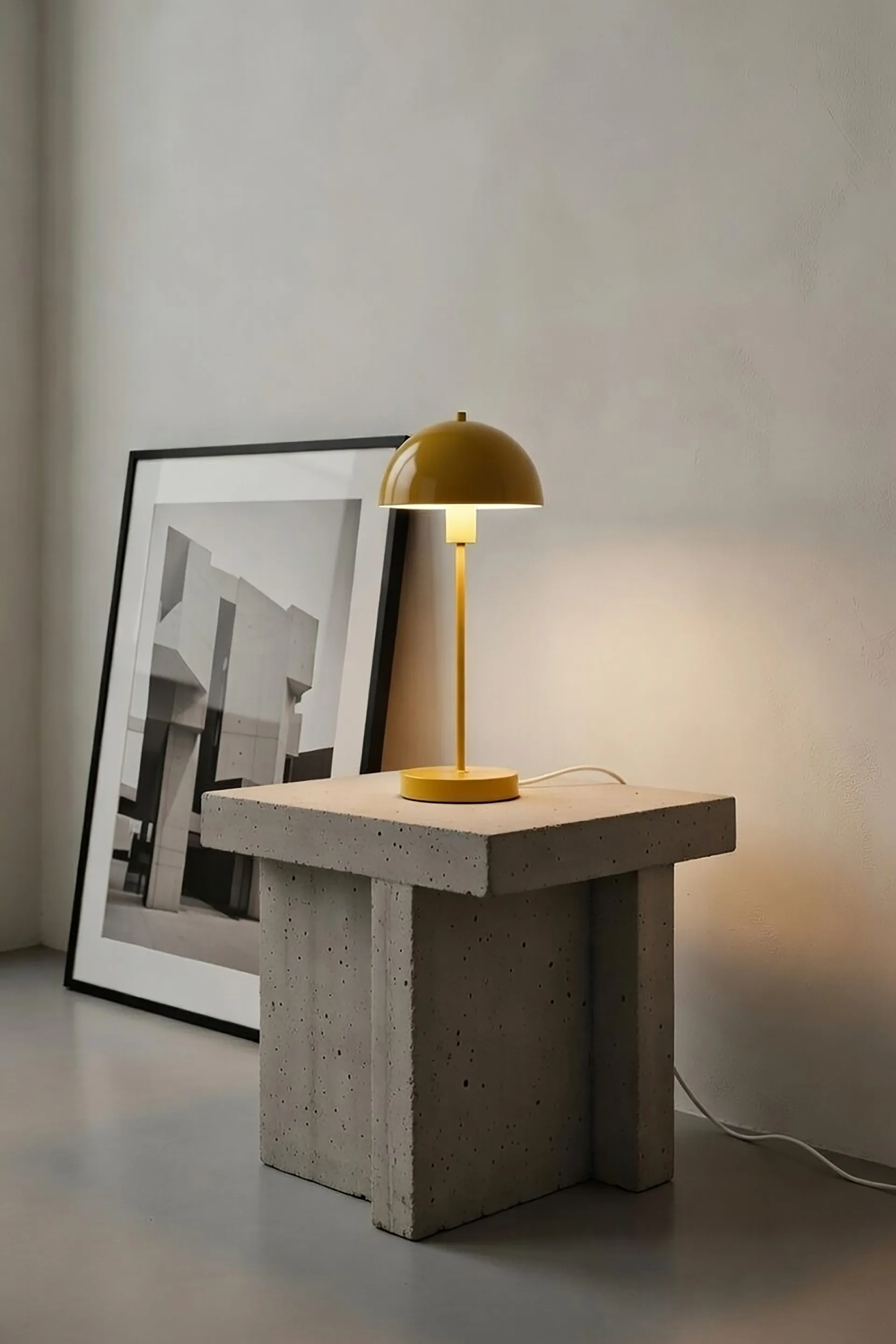 Lámpara de mesa Vienda, Mango yellow Herstal