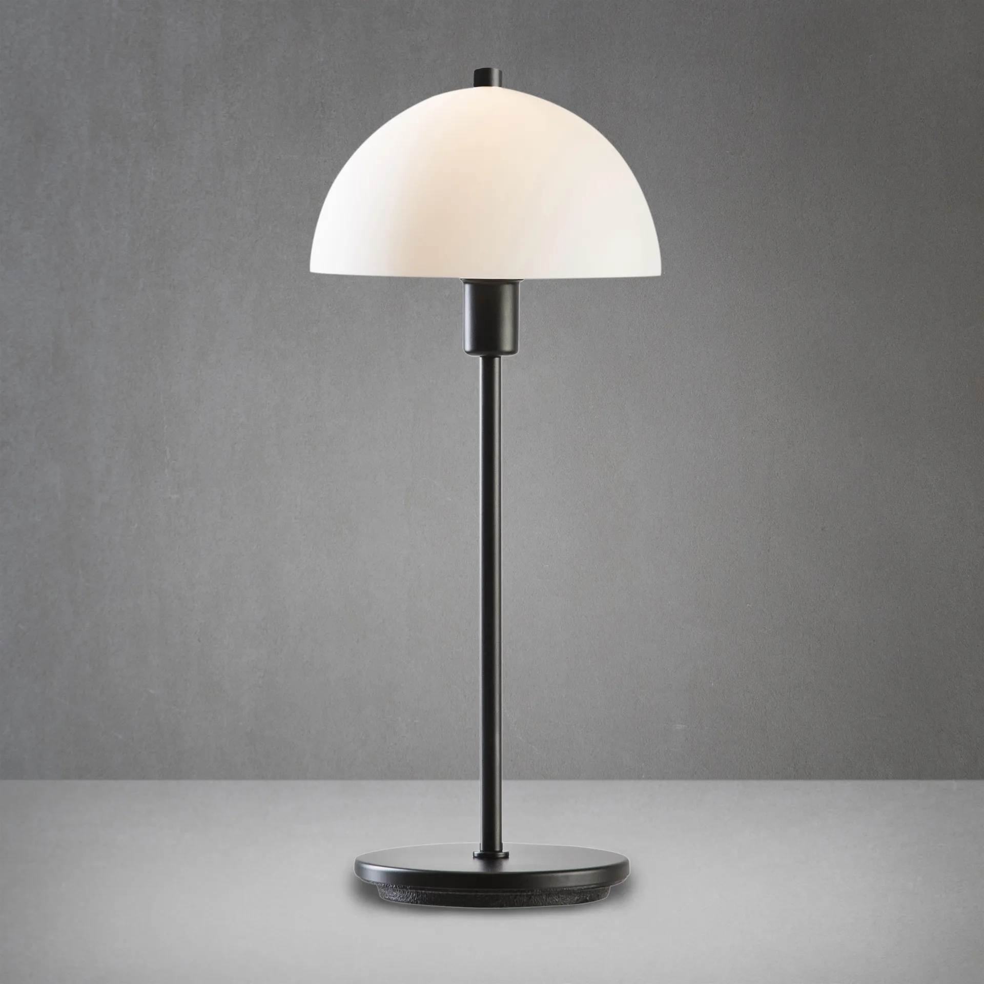 Lámpara de mesa Vienda X, negro Herstal