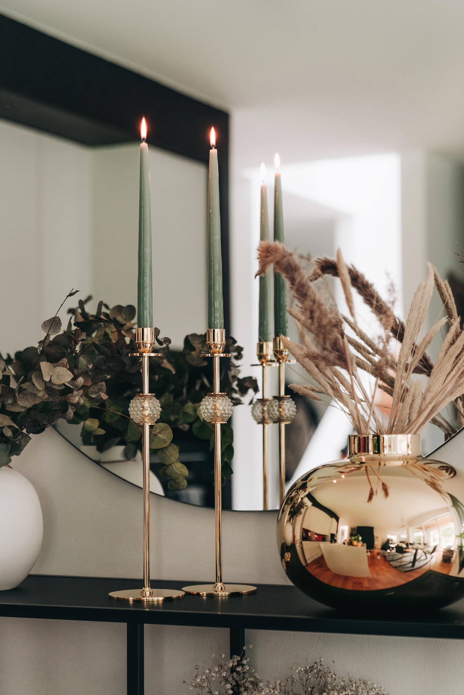 Candelabro Alba 40 cm, latón macizo y vidrio Hilke Collection