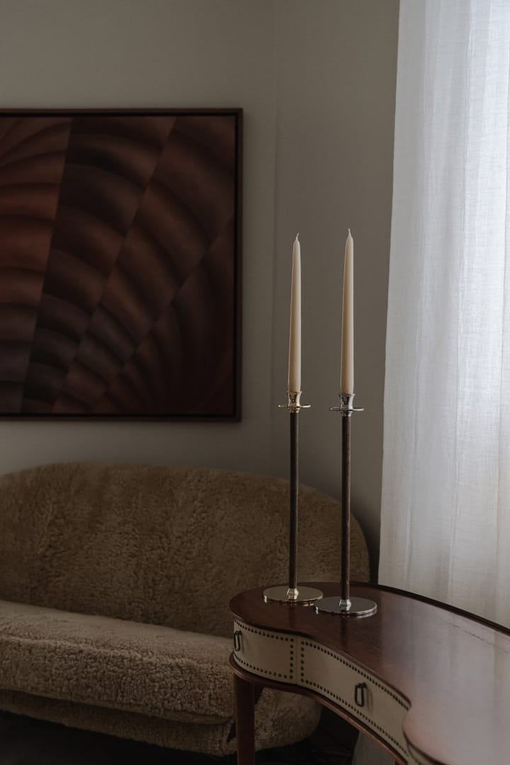 Candelabro Alto Basso, latón macizo Hilke Collection