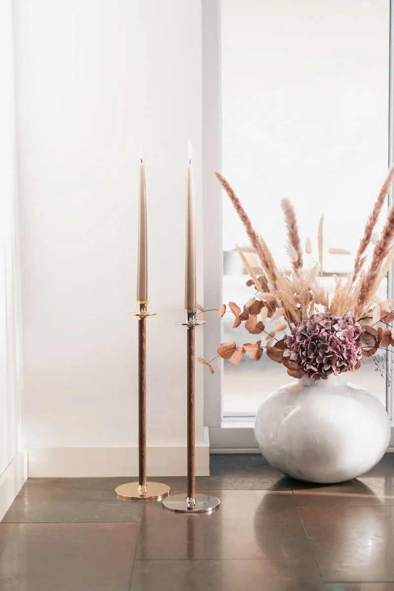 Candelabro Alto Basso, latón niquelado Hilke Collection