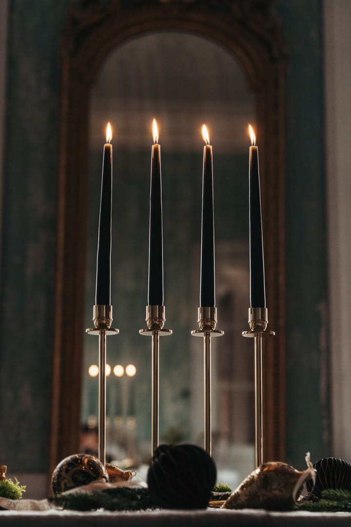 Candelabro Alto, latón macizo Hilke Collection