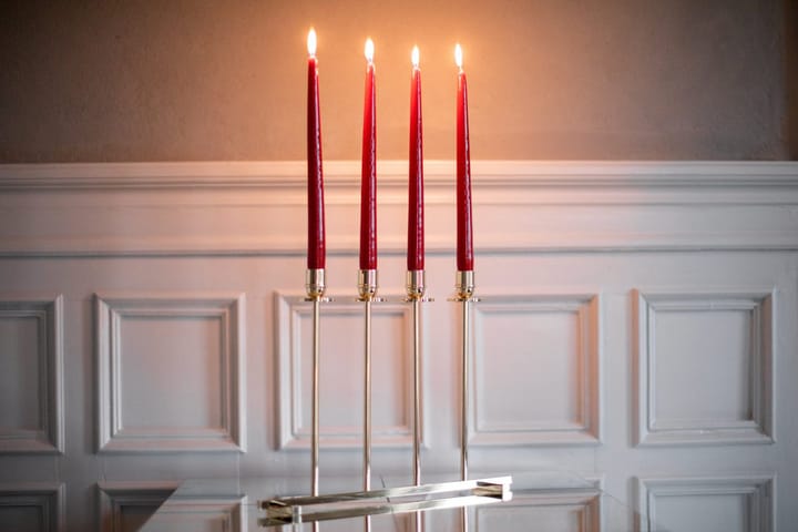 Candelabro Alto, latón macizo Hilke Collection
