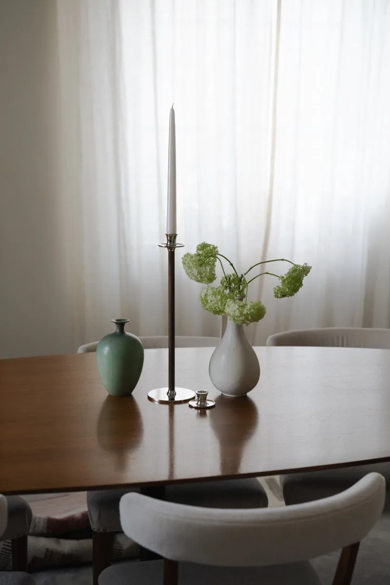 Candelabro Basso bajo, latón niquelado Hilke Collection