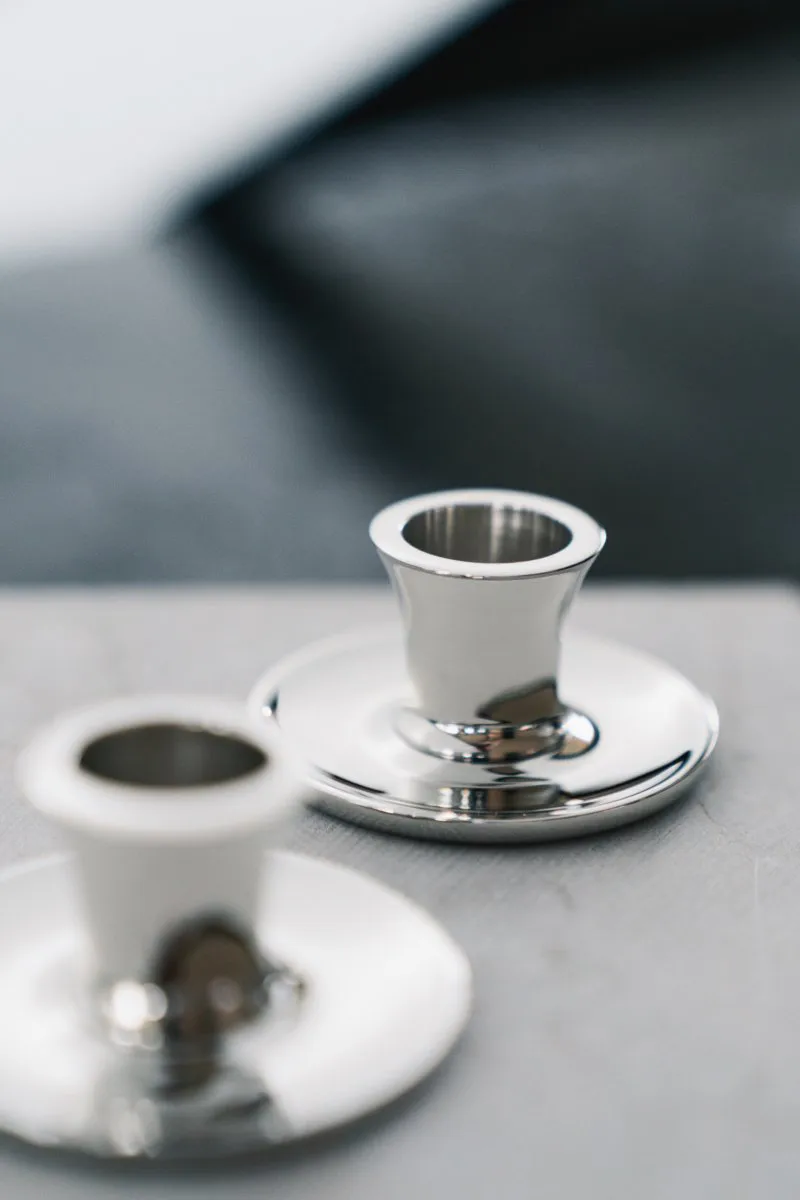 Candelabro Basso bajo, latón niquelado Hilke Collection