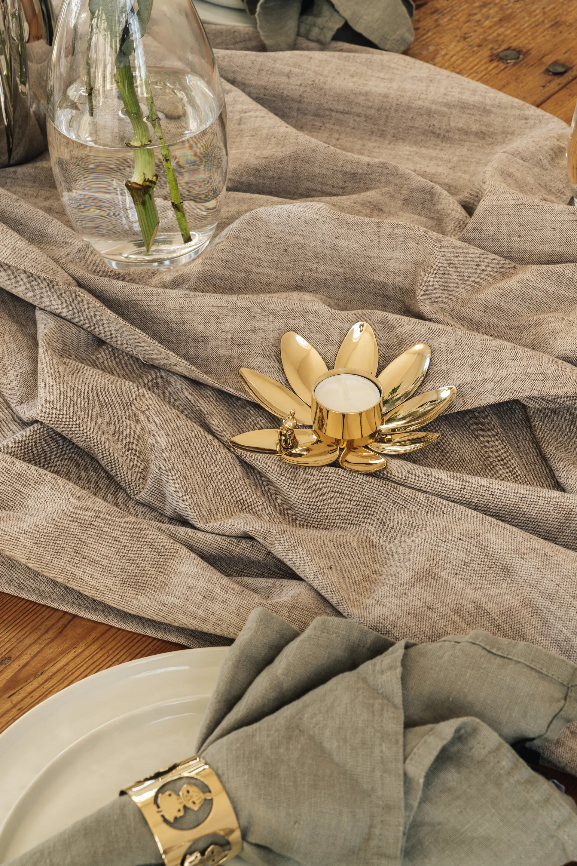 Portavelas Hilke X Mumin Lilla My, Latón Hilke Collection