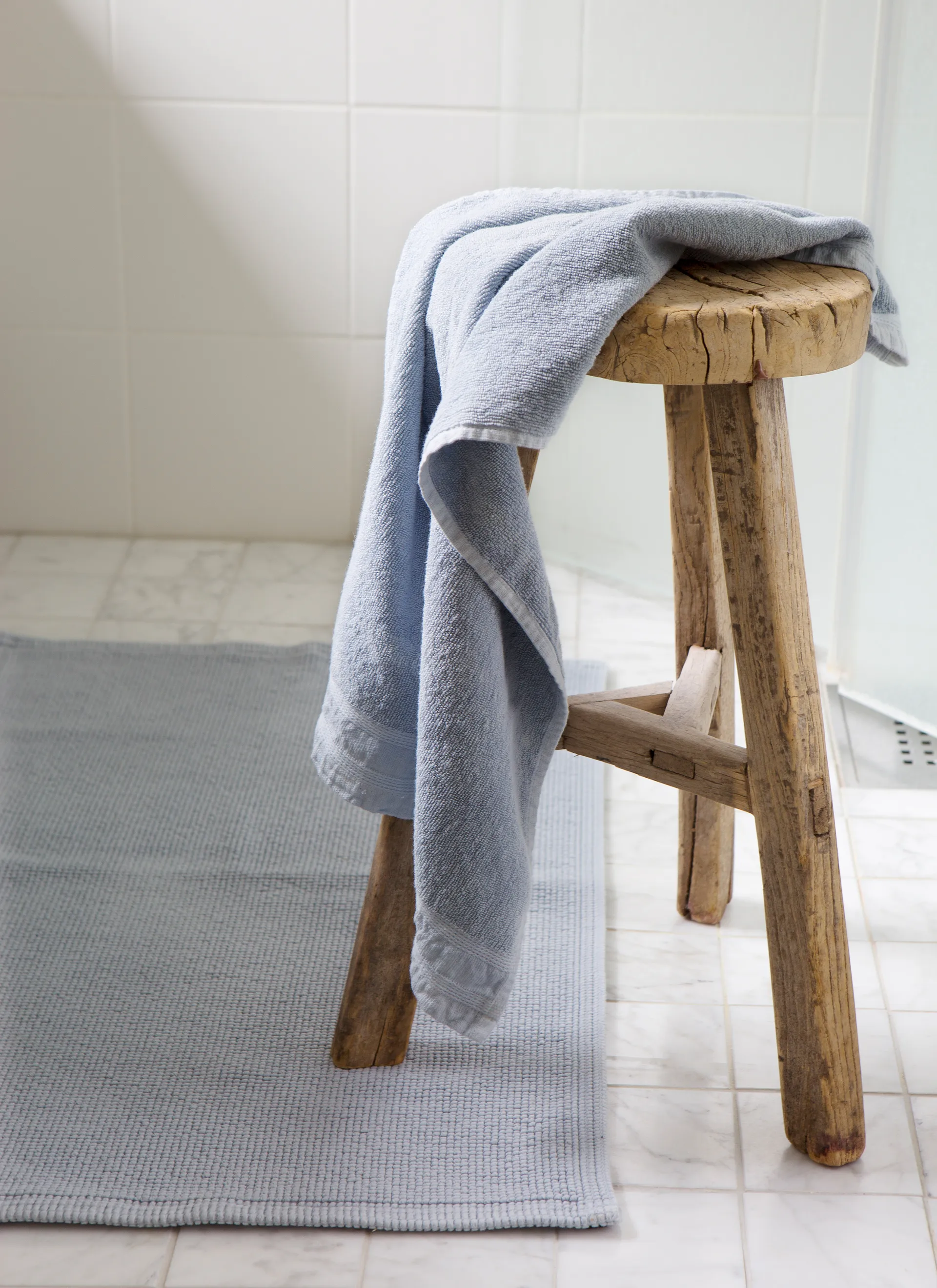 Alfombrilla de baño Love 70x110 cm, Cool (azul) Himla