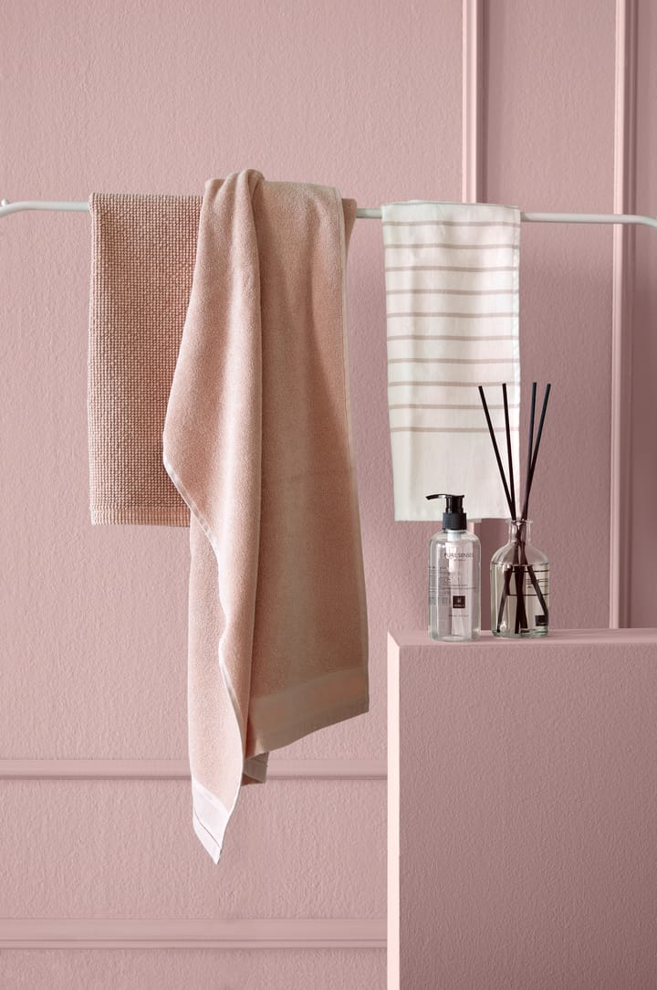 Alfombrilla de baño Love 70x110 cm, Powder Himla