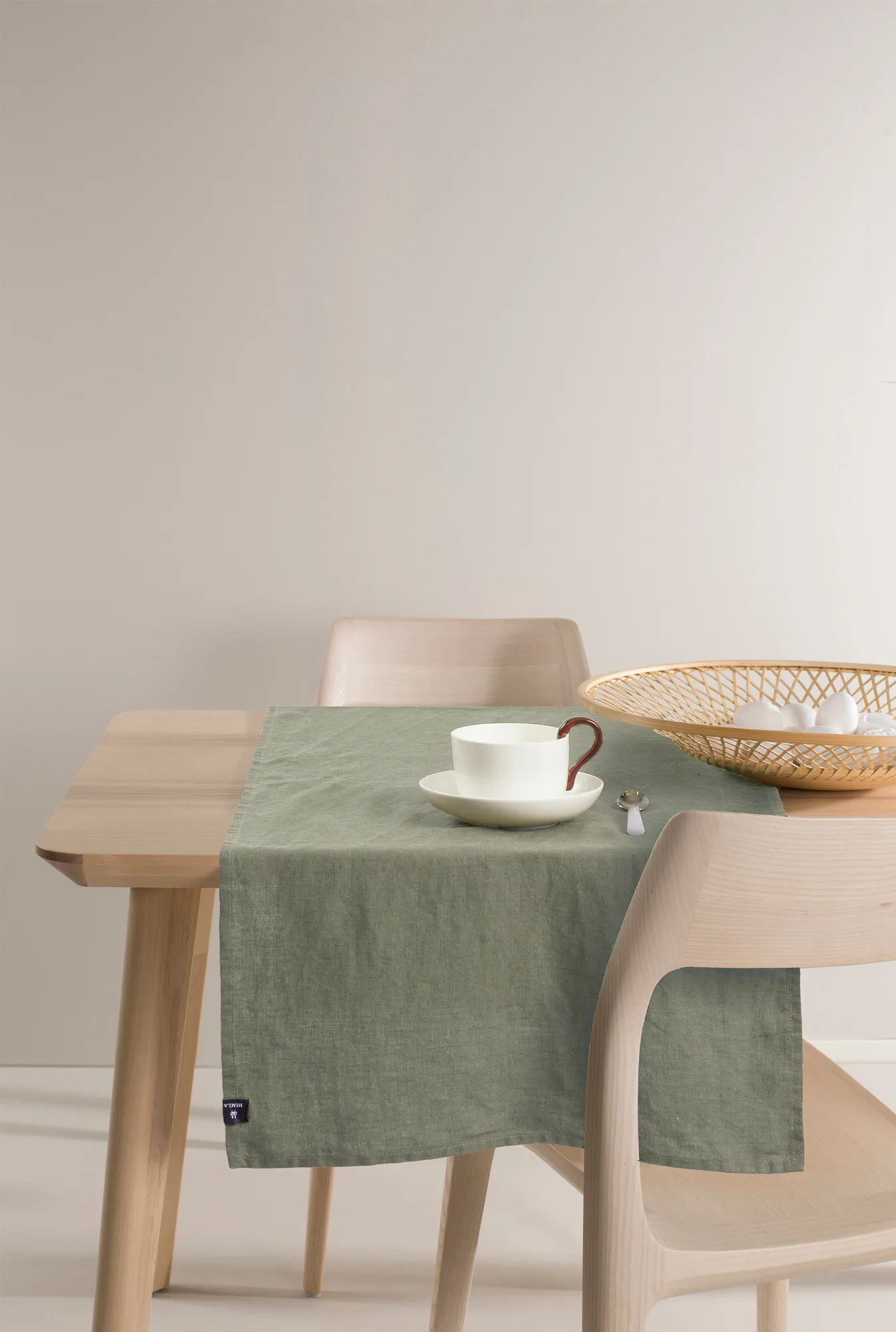 Camino de mesa Sunshine, Sage Himla