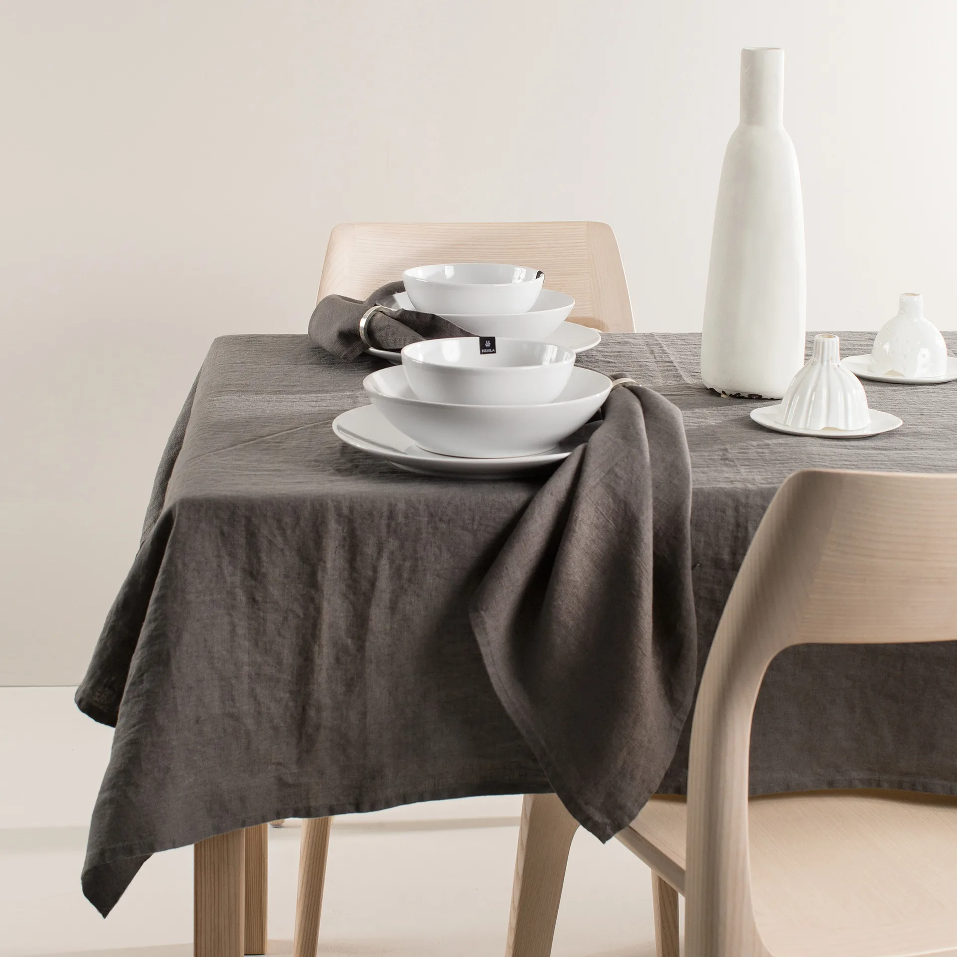 Mantel Sunshine 145x250 cm, Charcoal (gris oscuro) Himla