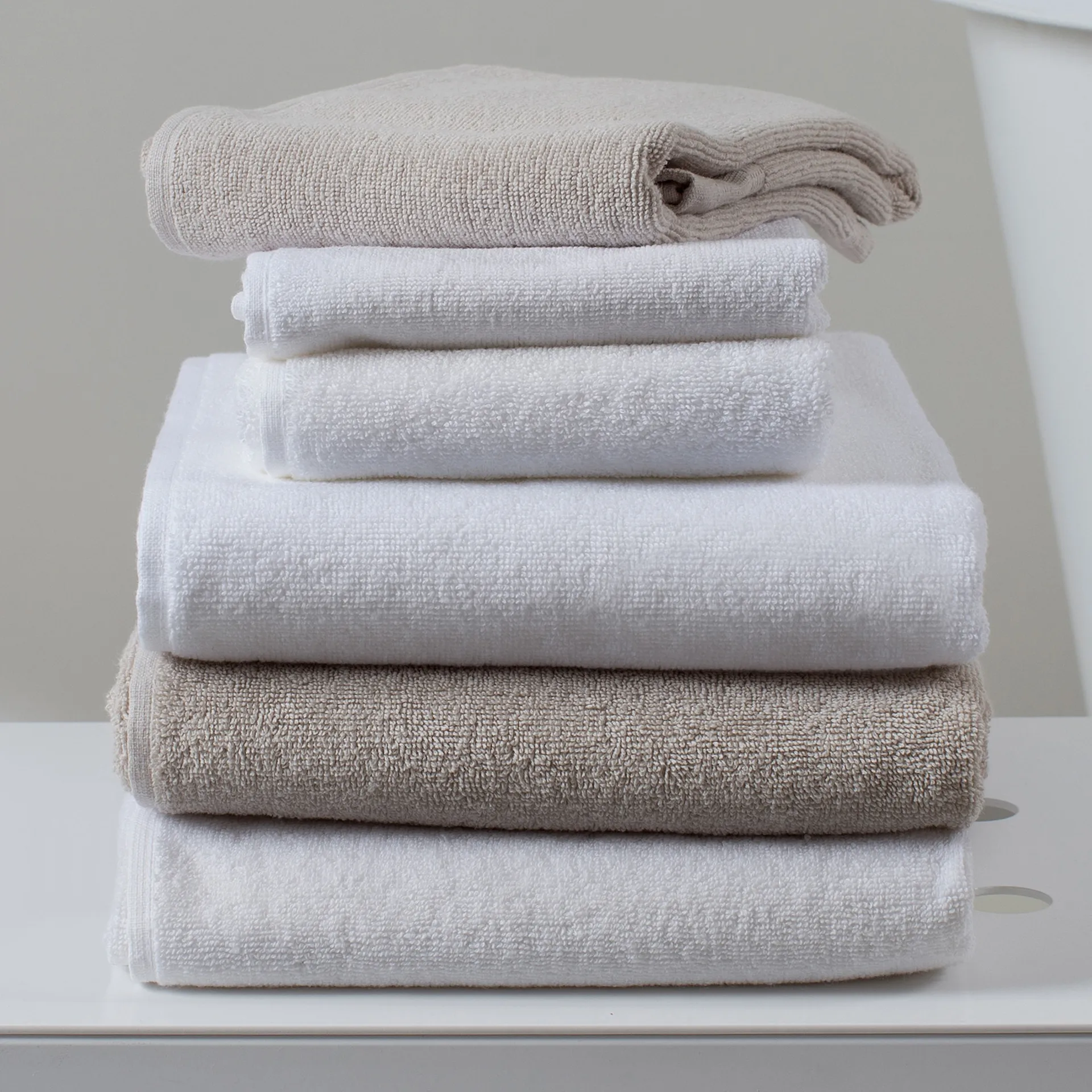 Toalla Lina mother of pearl, 30x50 cm Himla