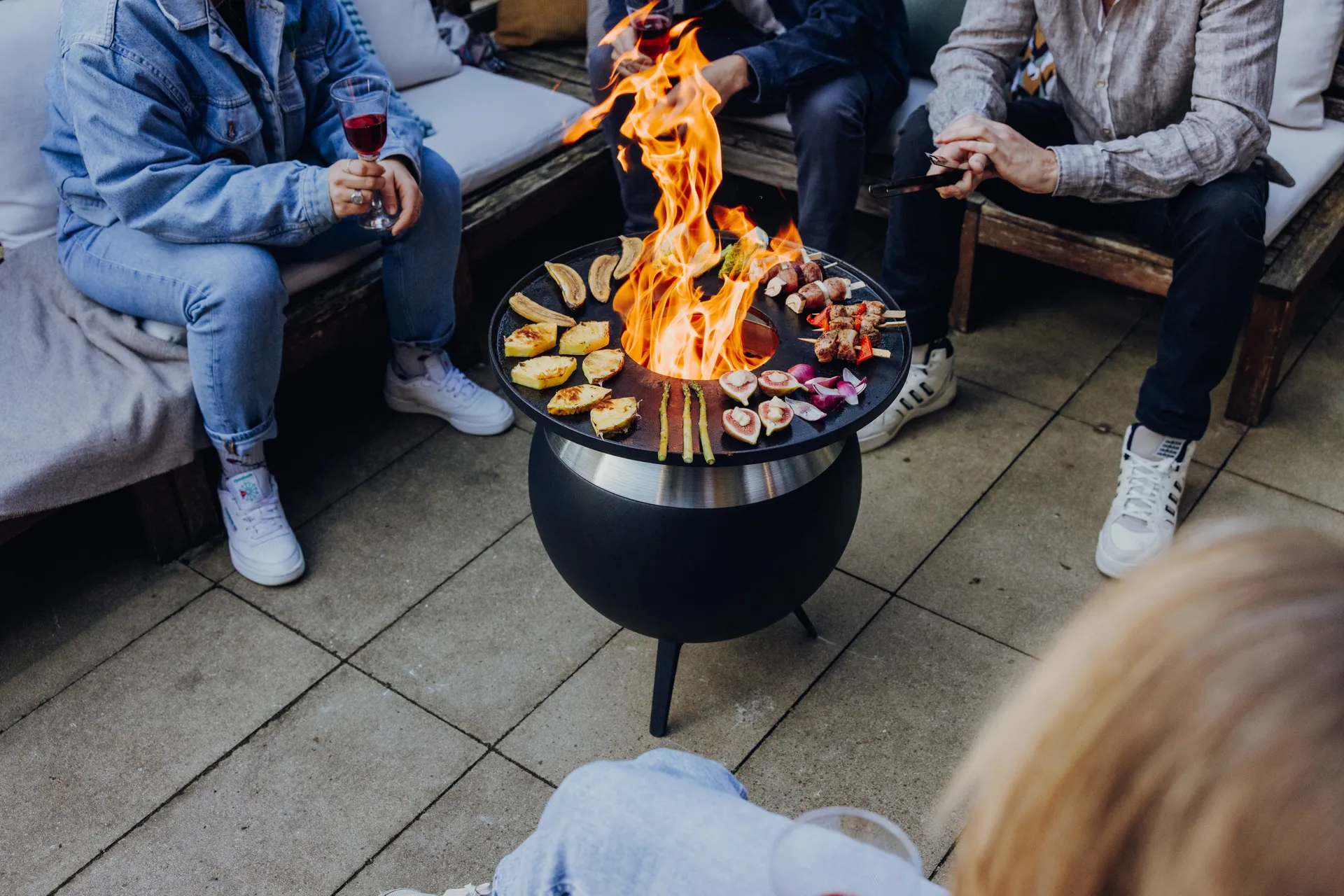 Brasero MOON 45, Negro‑plata, base baja Höfats