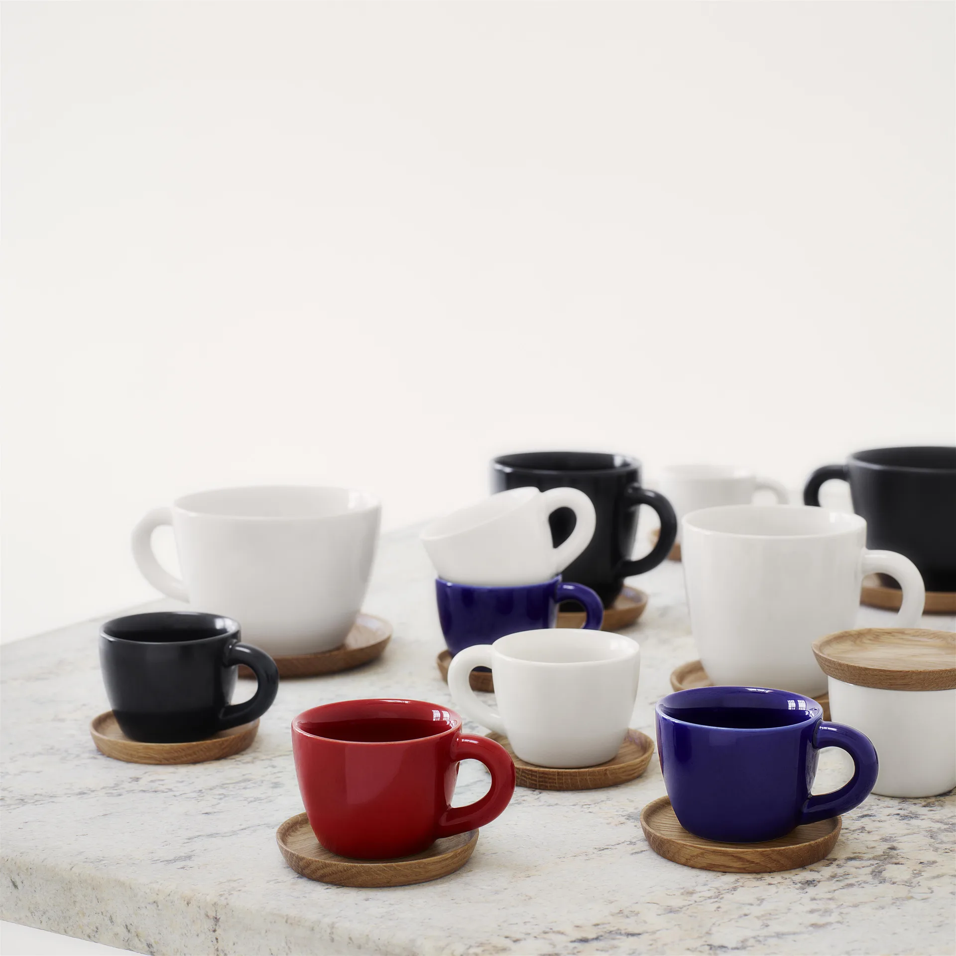 Taza de café y platillo Höganäs 33 cl, rojo brillante Höganäs Keramik