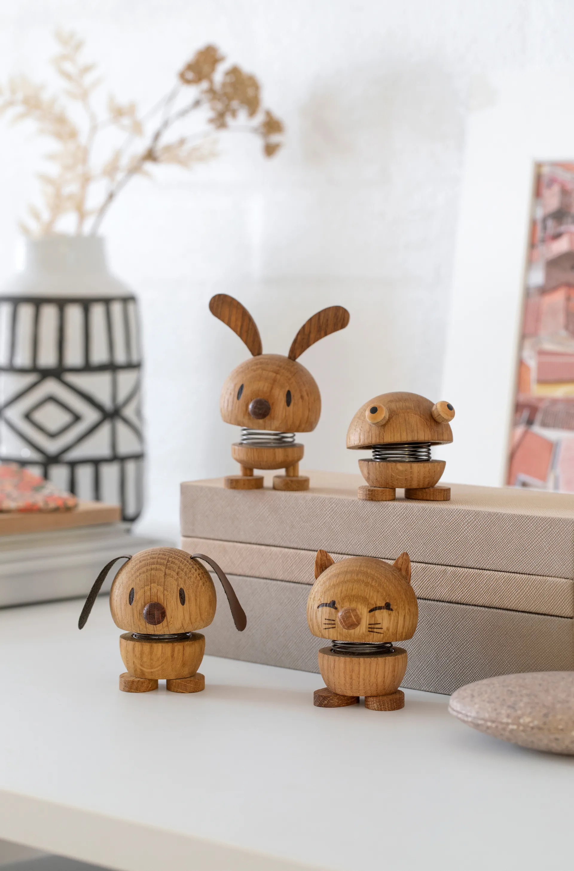 Figura Hoptimist Dog S, Oak Hoptimist