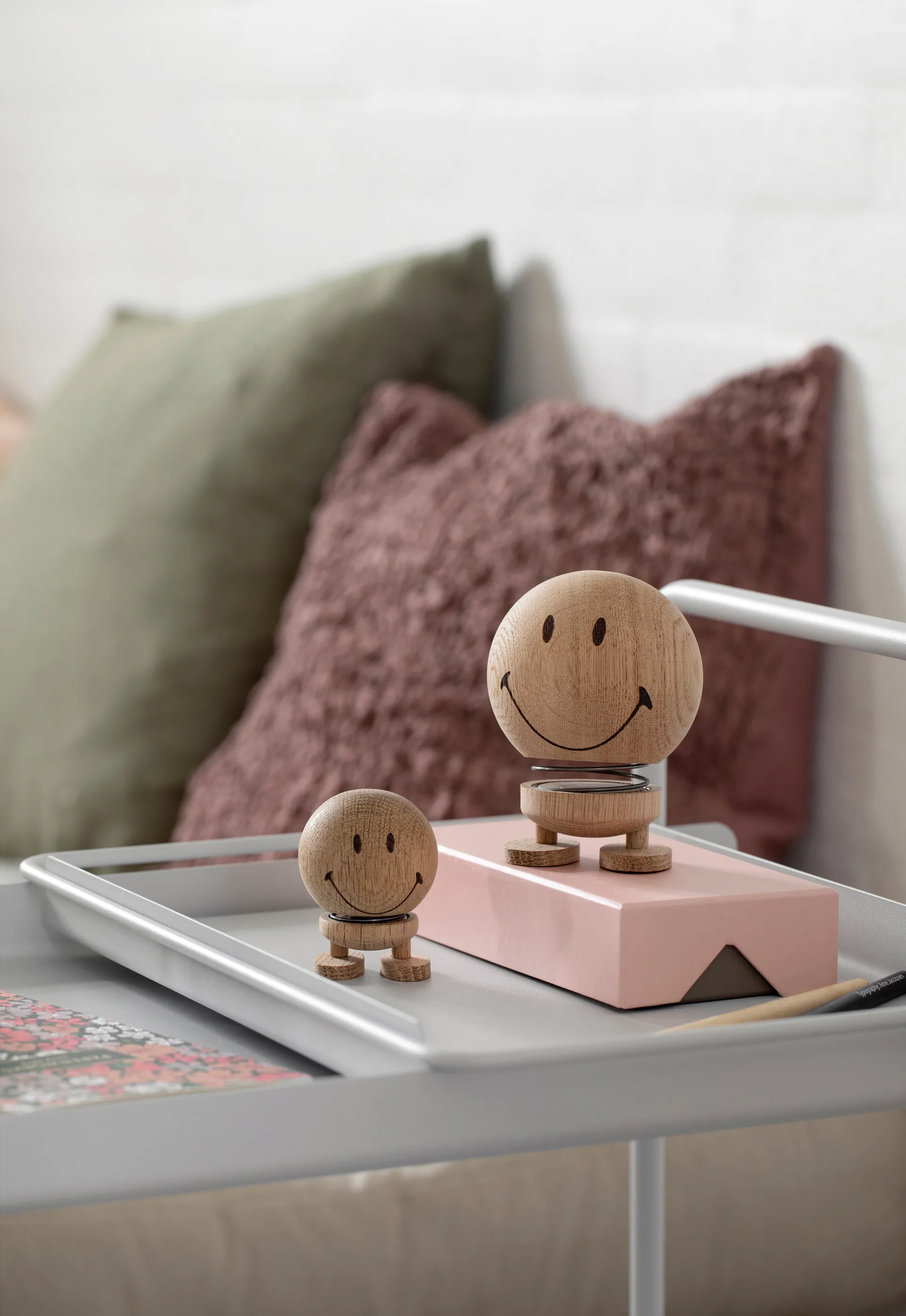 Figura Hoptimist Smiley S, Raw oak Hoptimist