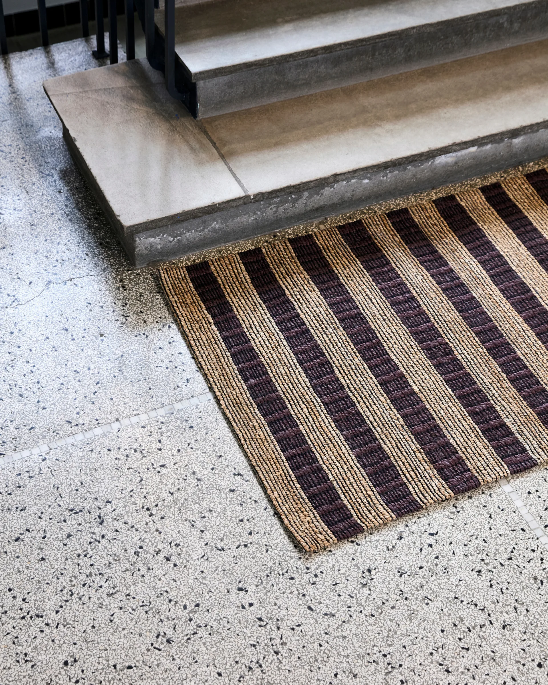 Alfombra Block  marrón-natural, 85x130 cm House Doctor