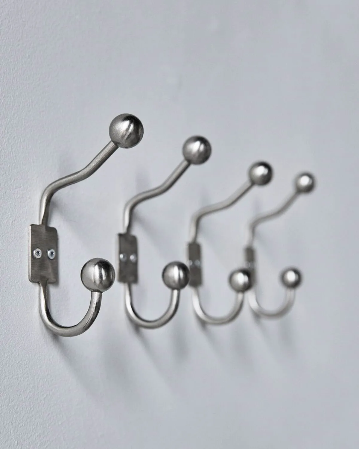 Ball percha 2-pack, Acabado plateado, Ø7x13 cm House Doctor