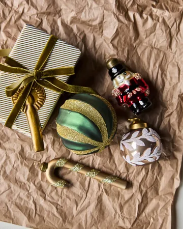Bola de Navidad Swirl, pack de 4 - Verde-dorado - House Doctor