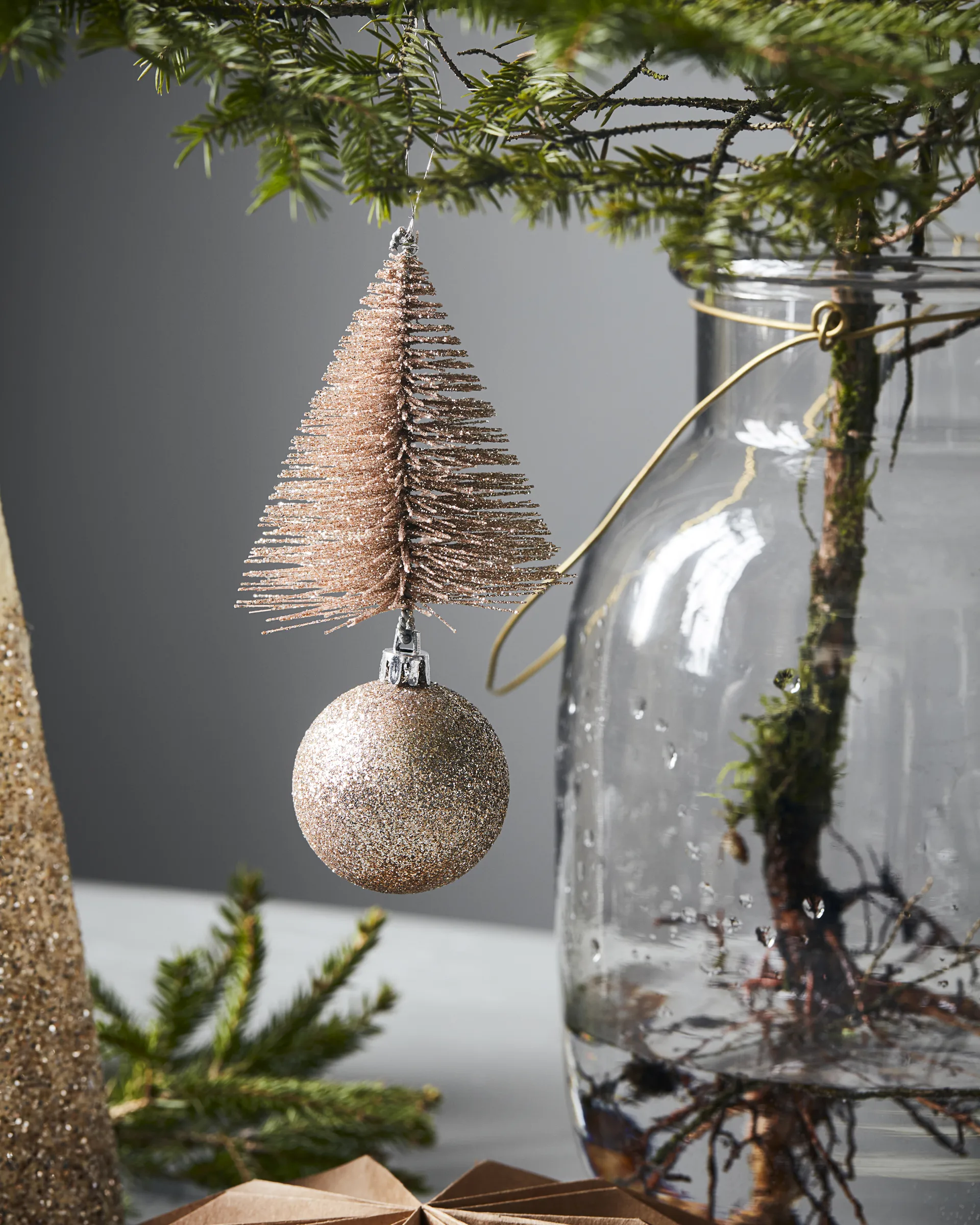 Colgante de navidad Tree & bell 15 cm, arena House Doctor