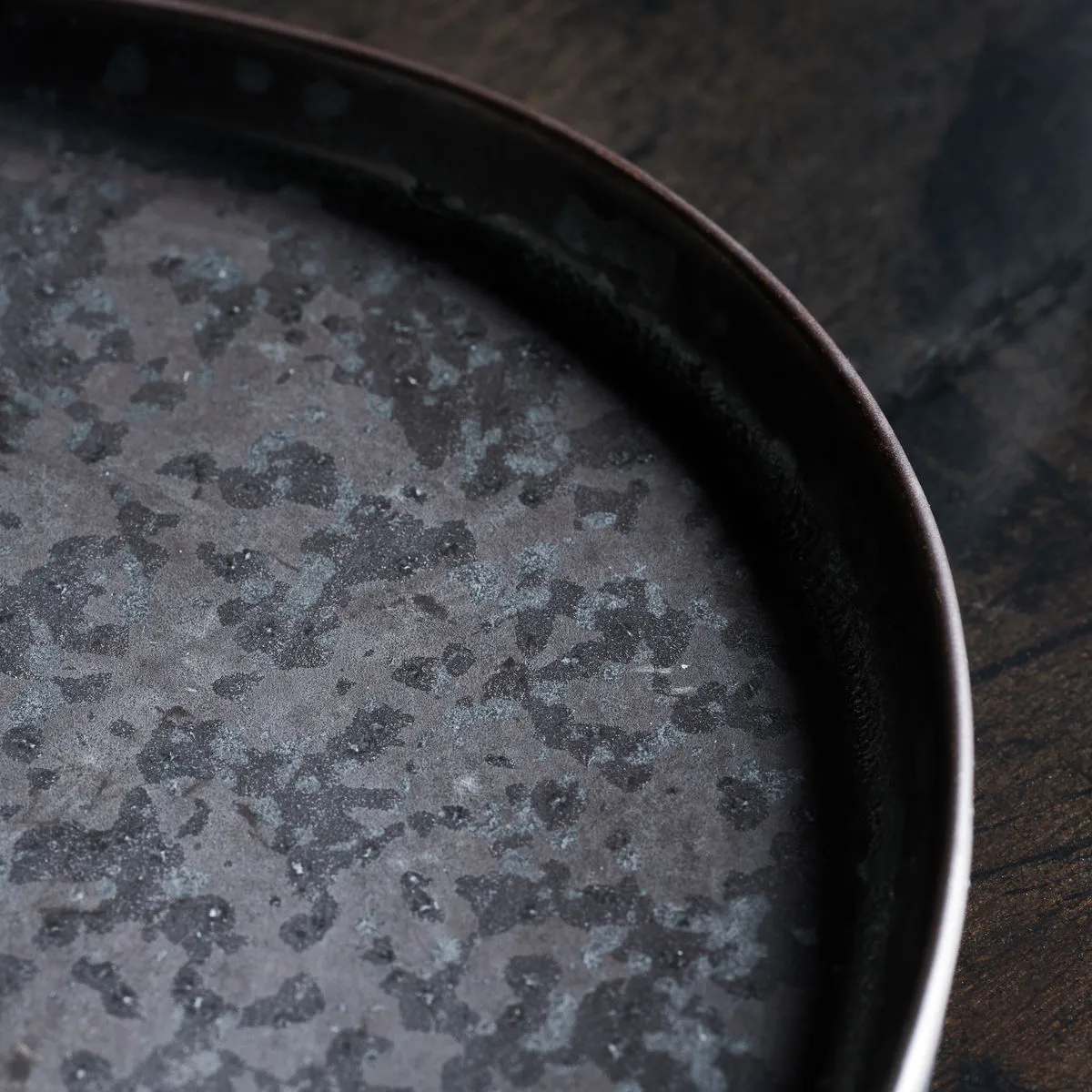 Fuente de servir Pion 19,6x31 cm, Negro-marrón House Doctor