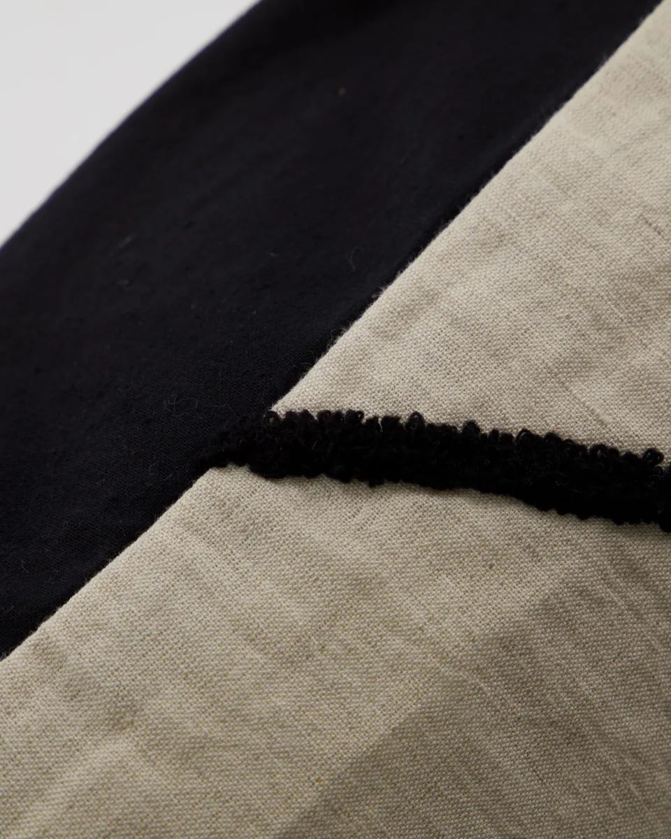 Funda de cojín Fly 50x50 cm, Svart-off white House Doctor