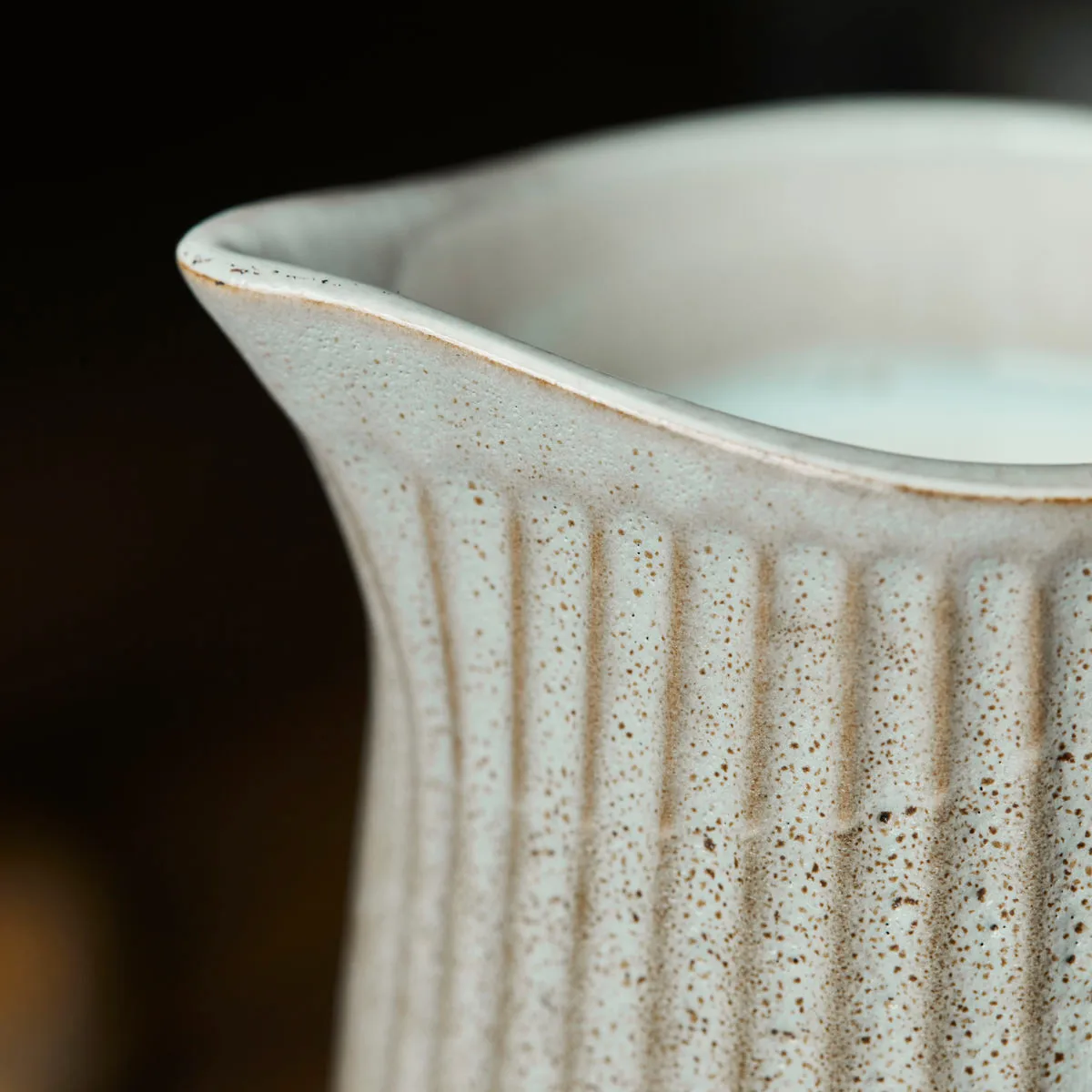 Jarra para leche Pleat 28 cl, Gris-marrón House Doctor