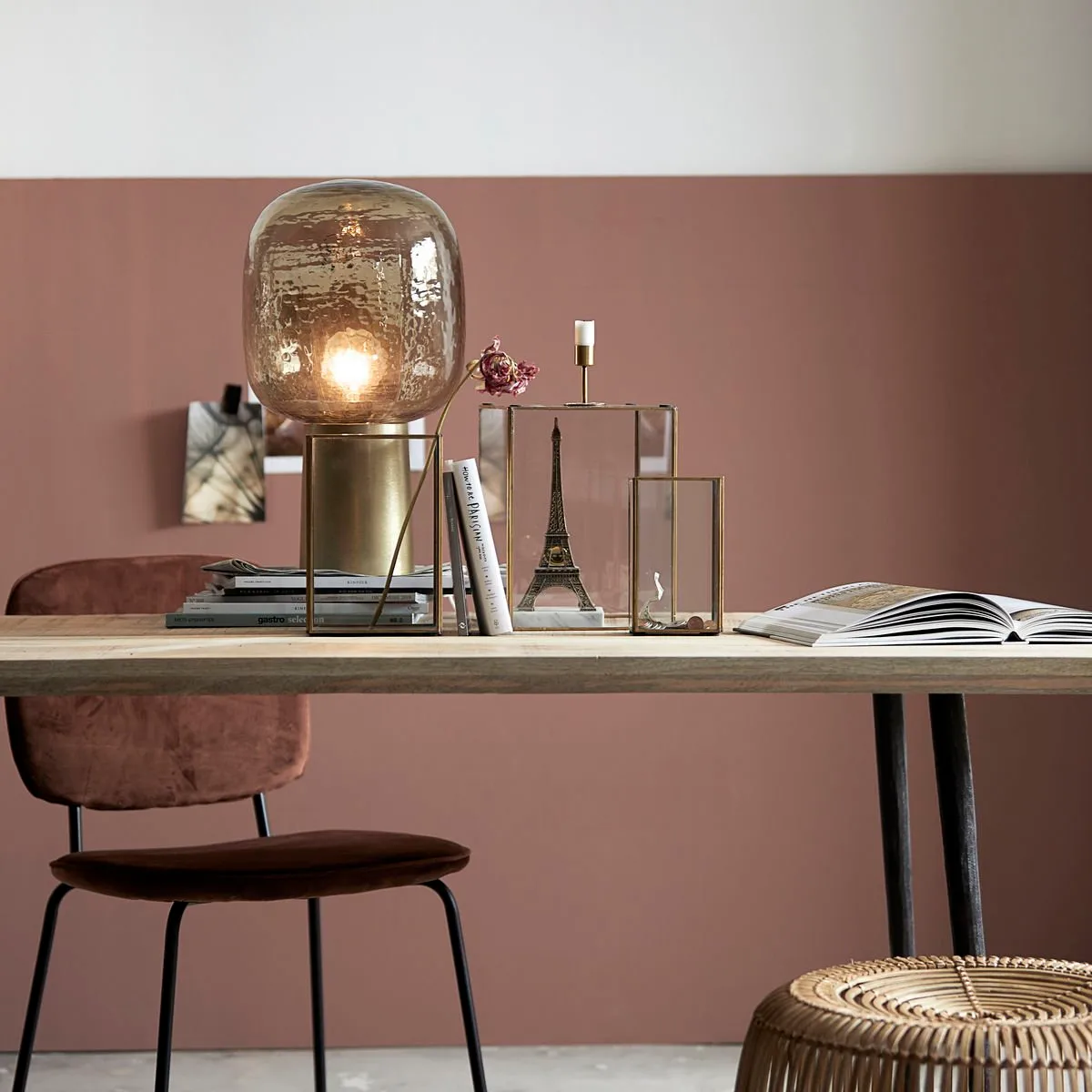 Lámpara de mesa Note, gris-latón House Doctor