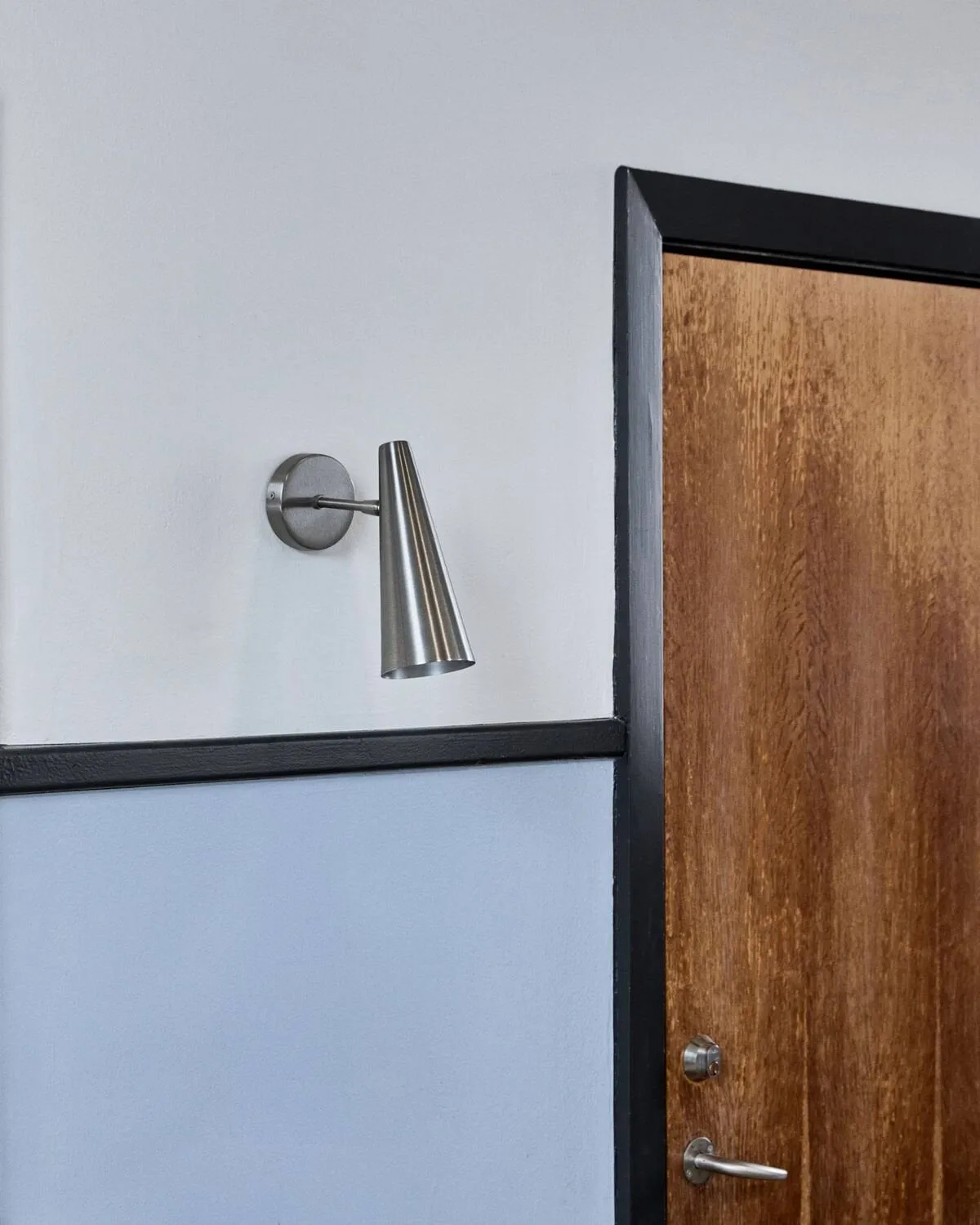 Lámpara de pared Precise, Acabado plateado House Doctor