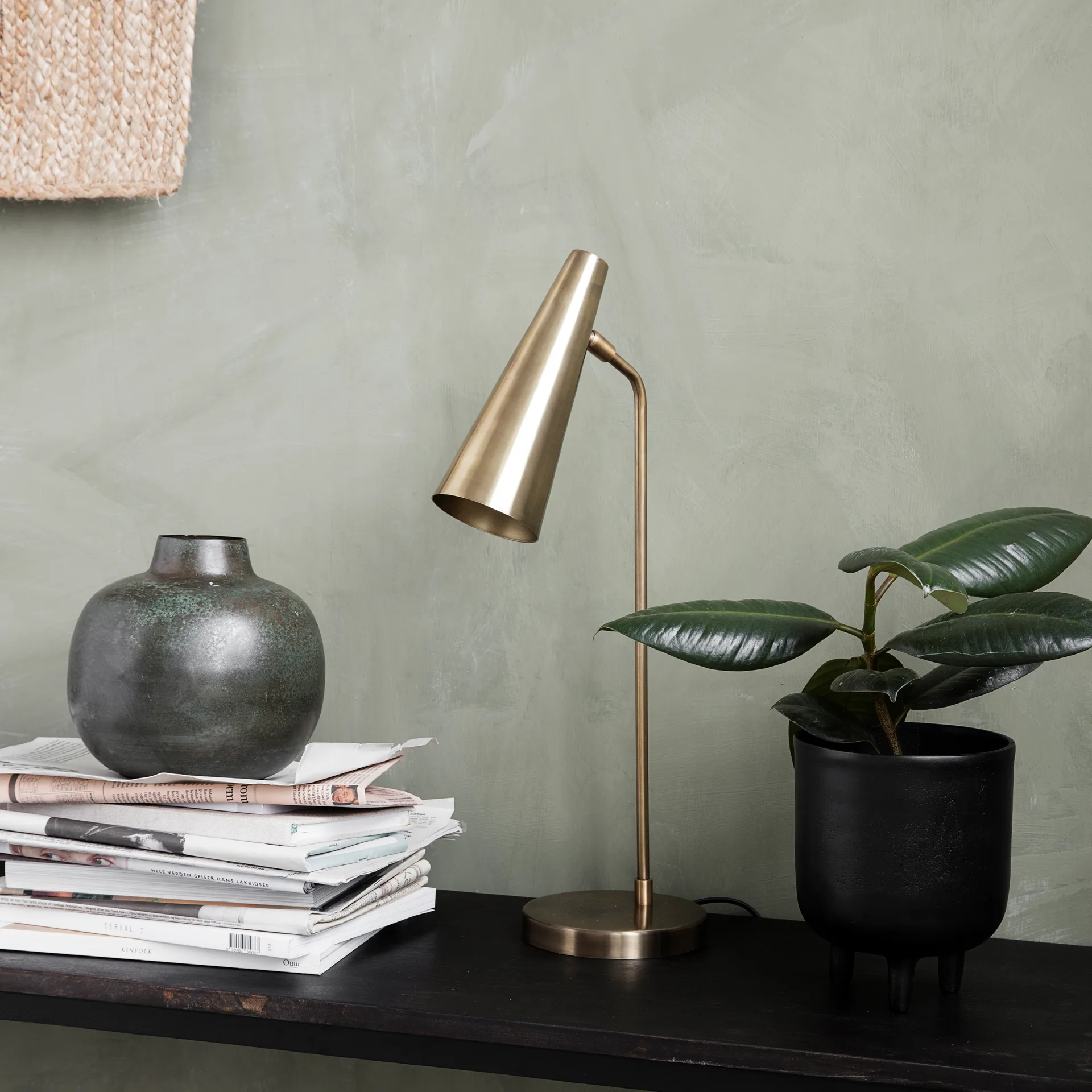 Maceta negra con patas Jang Ø15 cm, 18 cm House Doctor