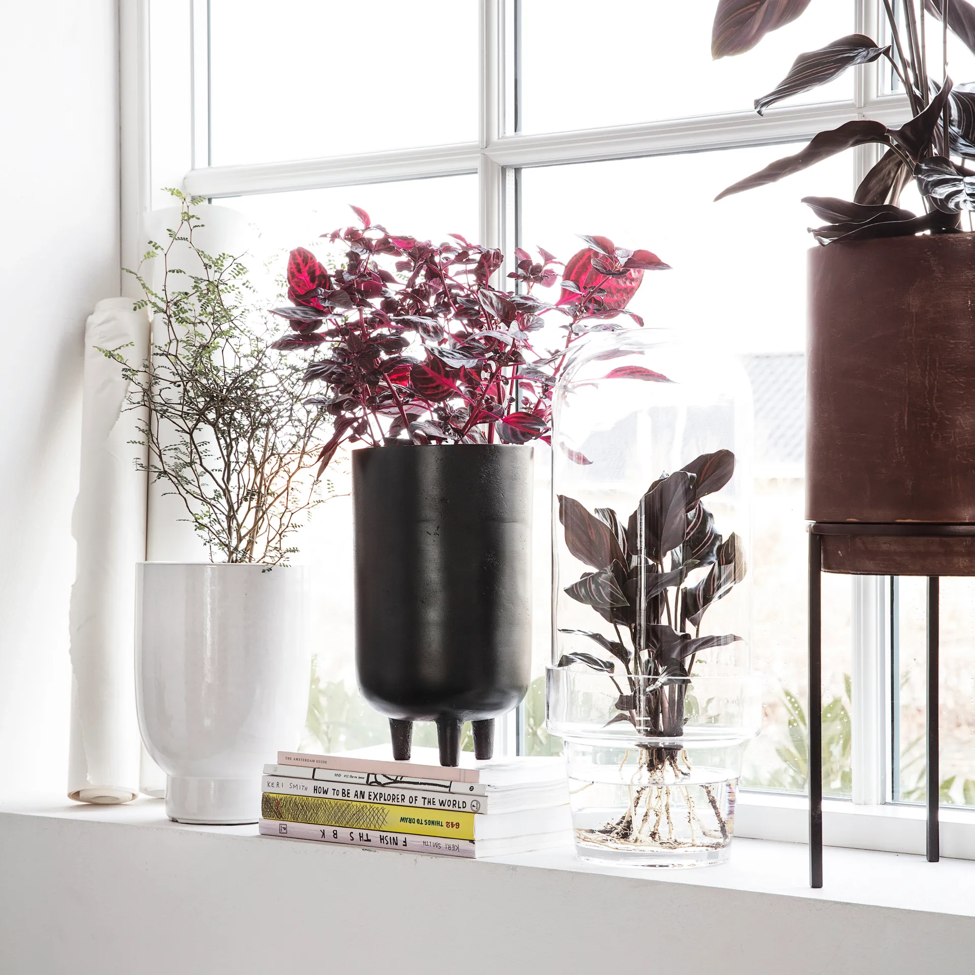 Maceta negra con patas Jang Ø15 cm, 26 cm House Doctor