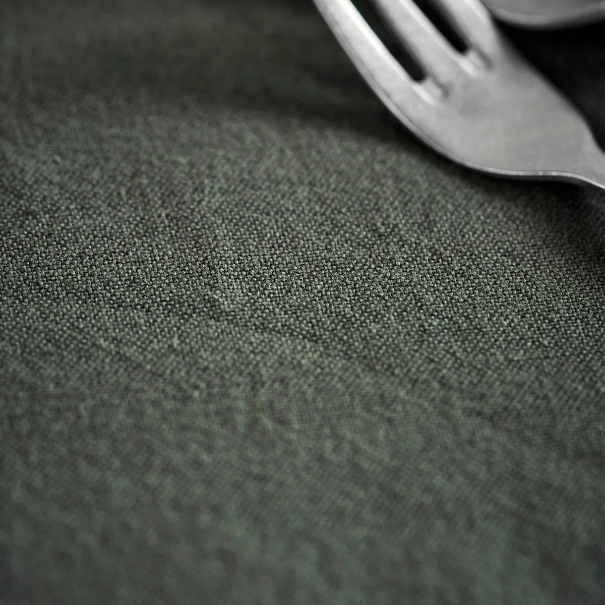 Mantel Real 140x240 cm, Verde oscuro House Doctor