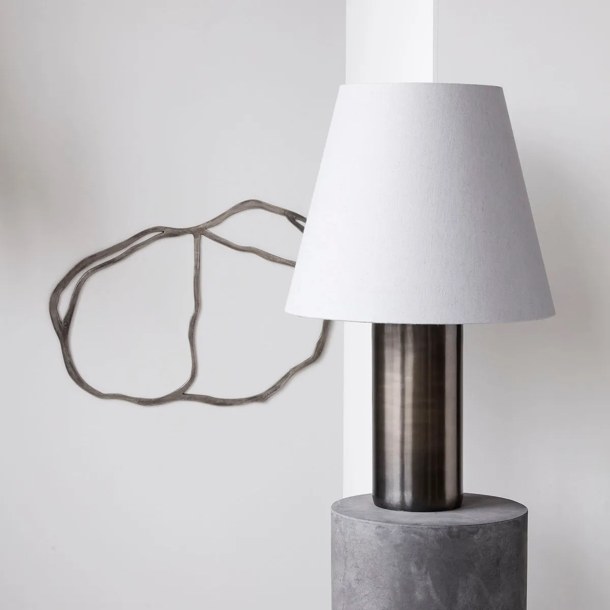 Pie de lámpara Bakora 52 cm, Hierro House Doctor