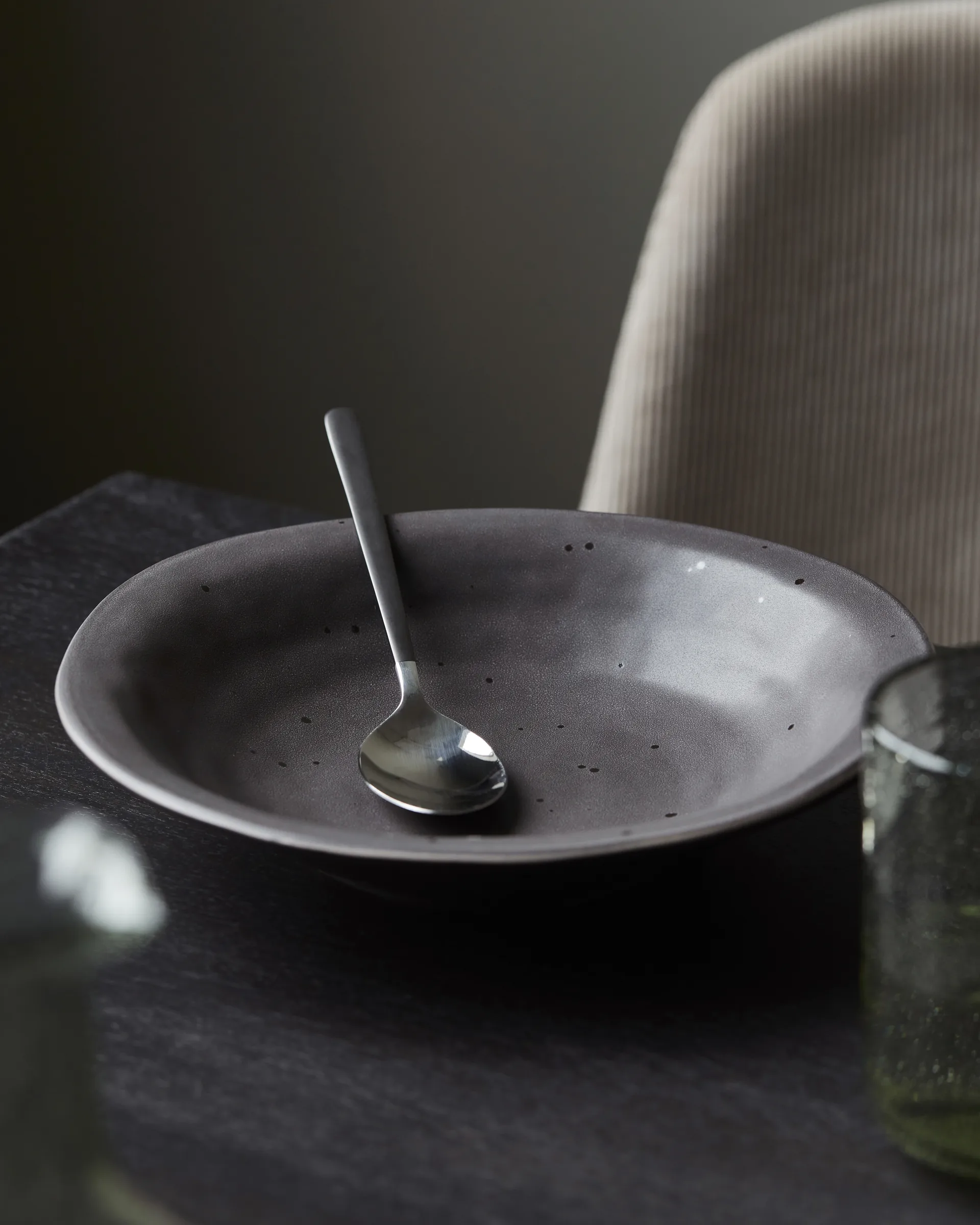 Plato de sopa Rustic Ø25 cm, gris oscuro House Doctor