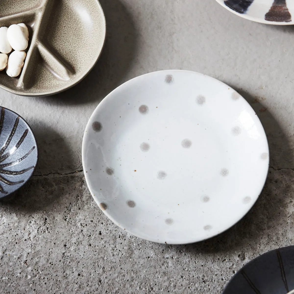 Plato Dots Ø15,7 cm, blanco-verde House Doctor